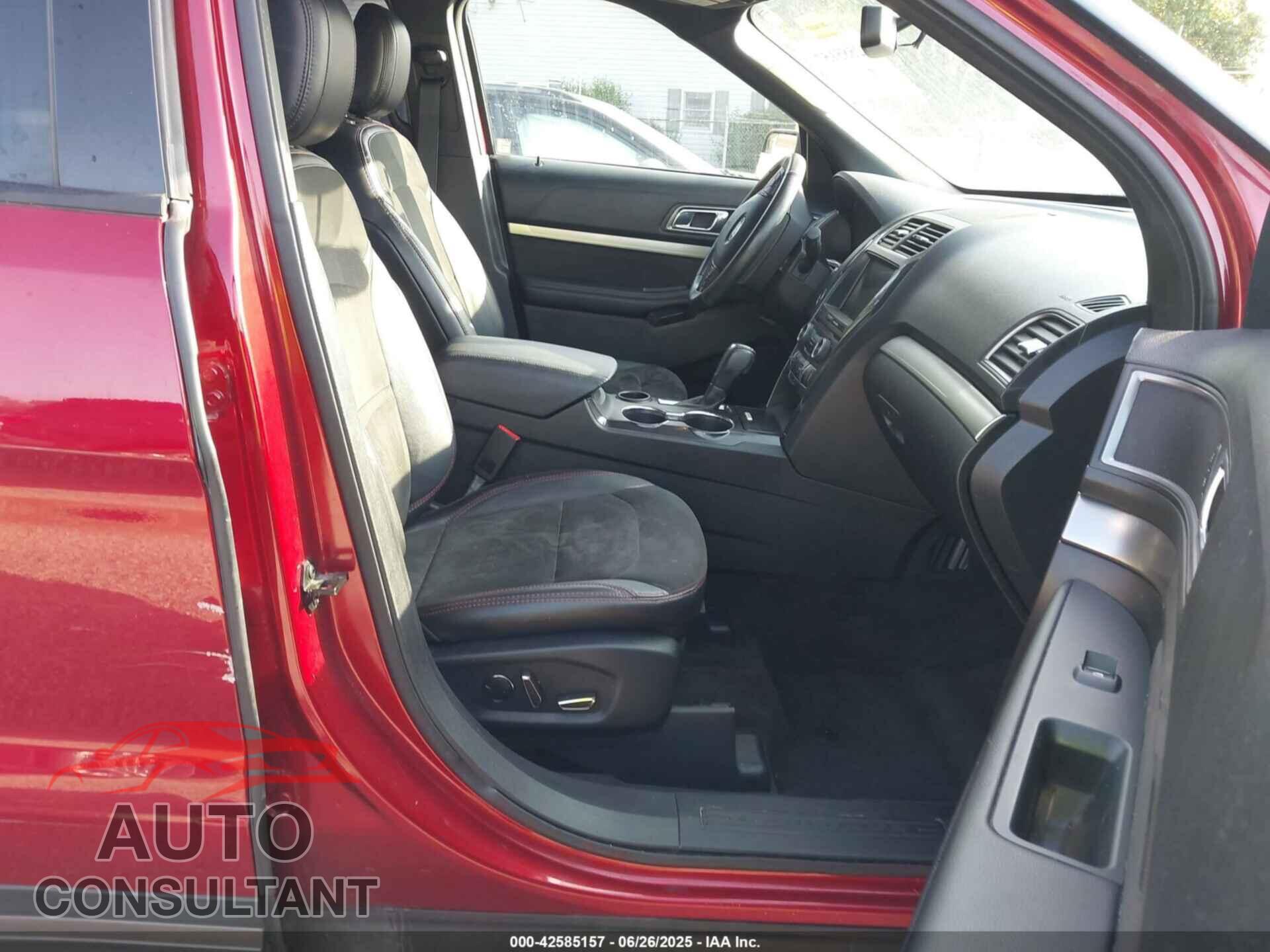 FORD EXPLORER 2018 - 1FM5K7D88JGB99313