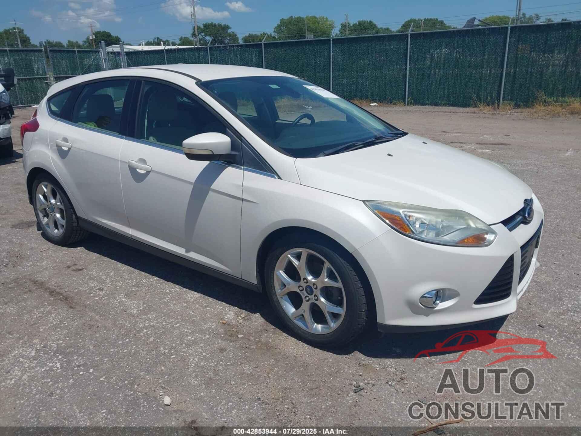 FORD FOCUS 2012 - 1FAHP3M23CL382108