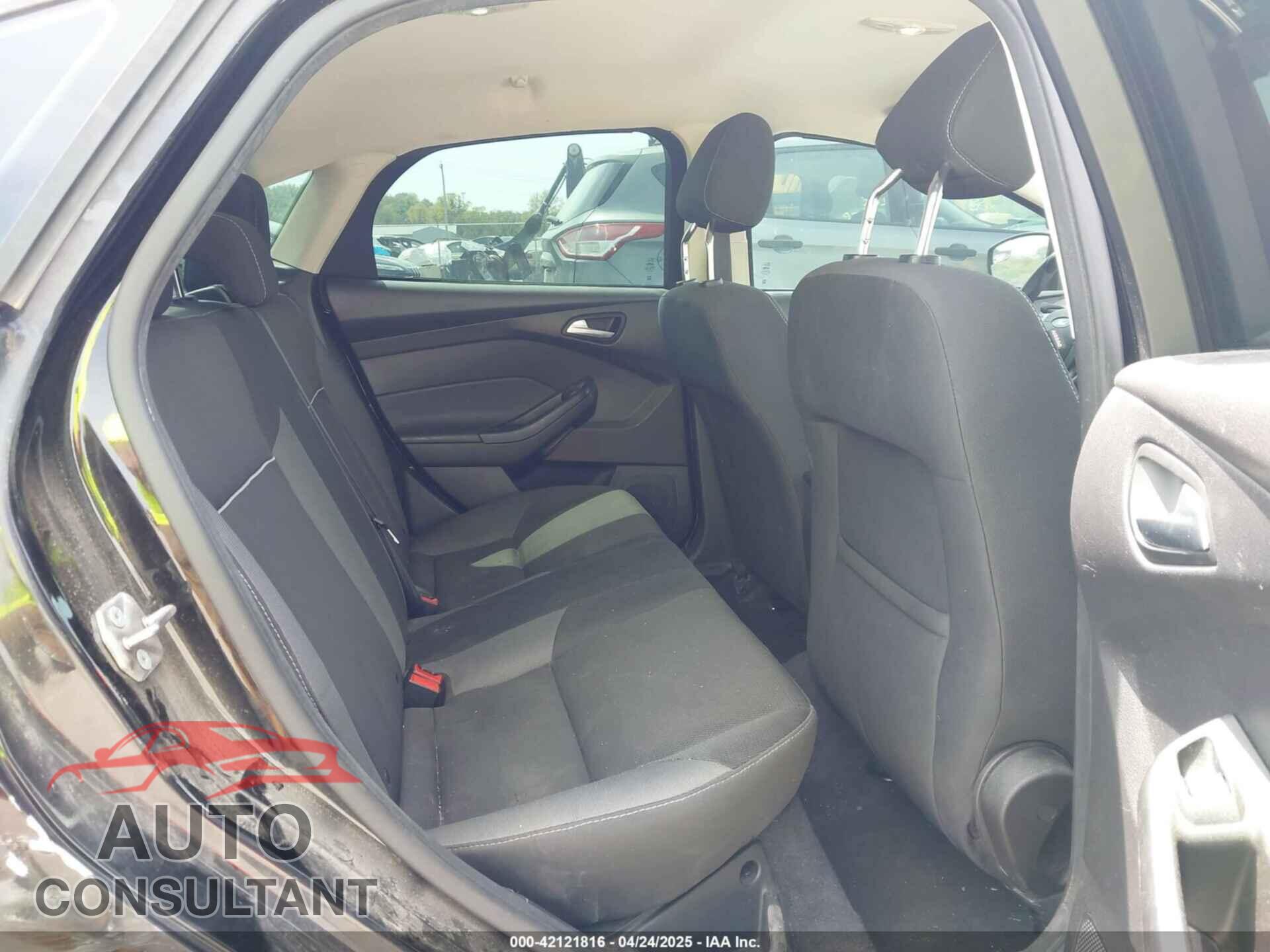 FORD FOCUS 2012 - 1FAHP3F24CL275128