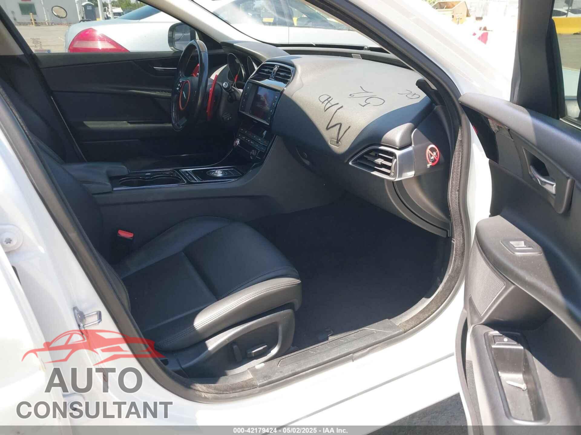JAGUAR XE 2017 - SAJAR4BG3HA976695