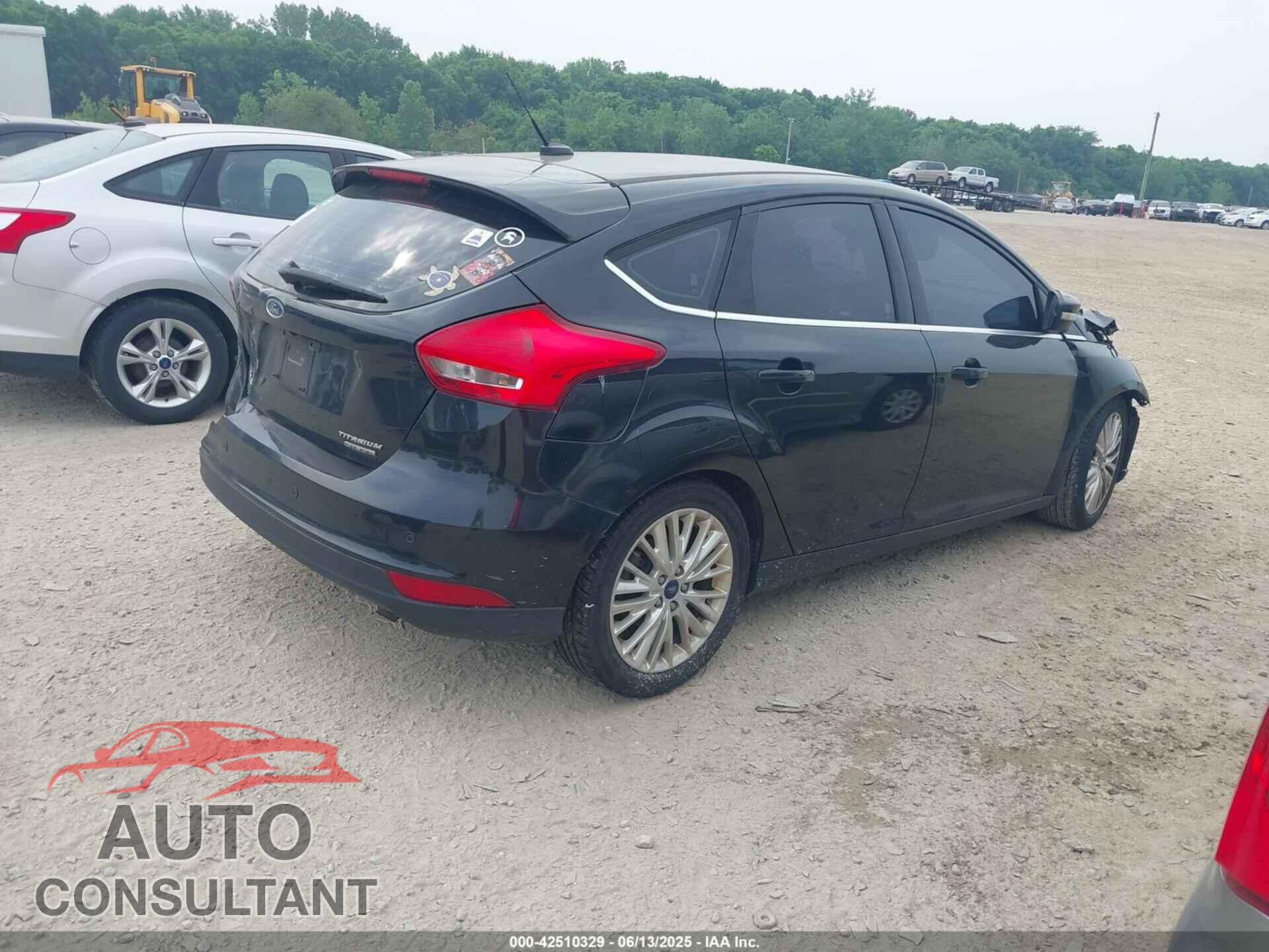 FORD FOCUS 2015 - 1FADP3N27FL229622