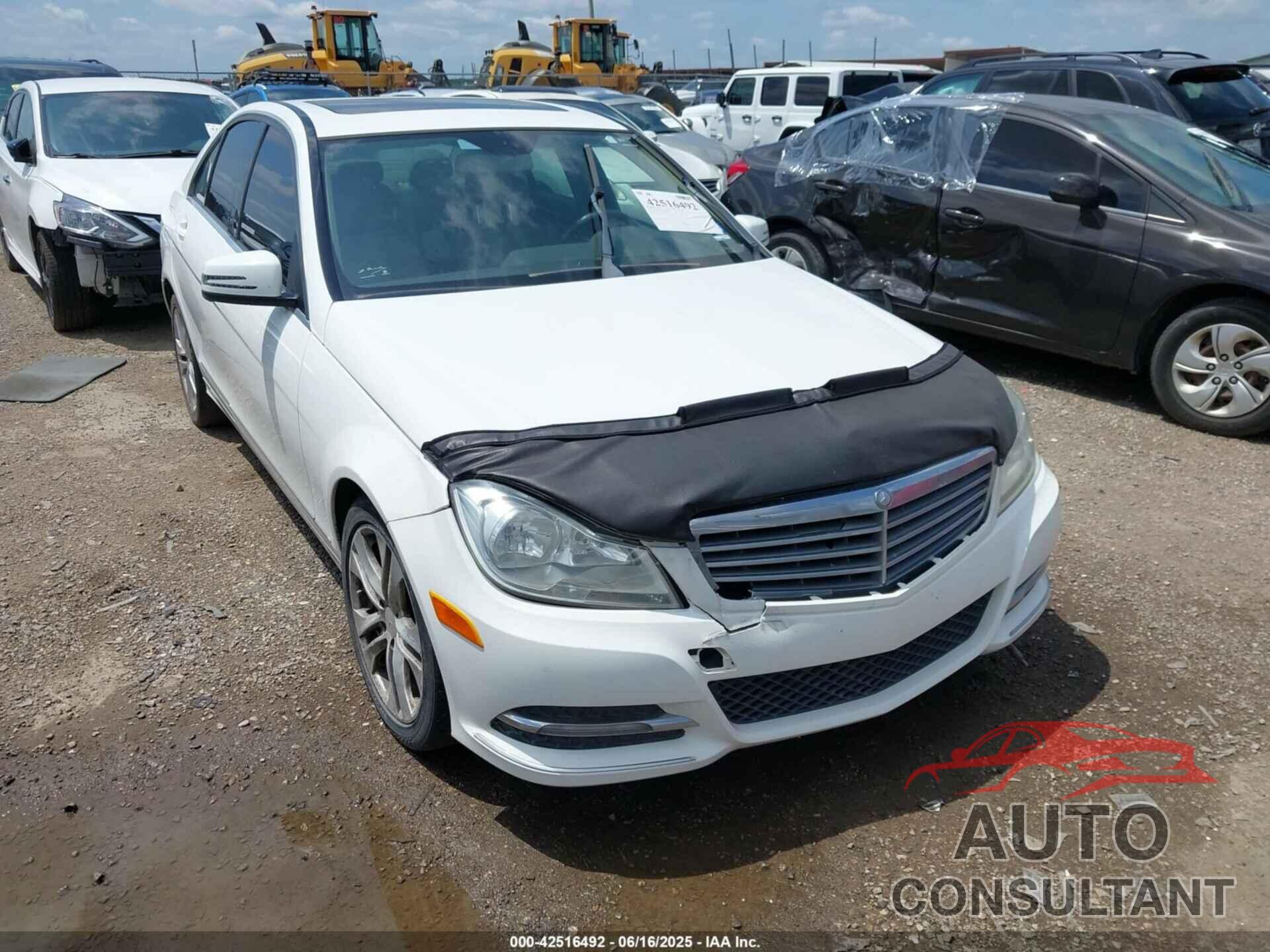 MERCEDES-BENZ C 300 2013 - WDDGF8AB1DR248695