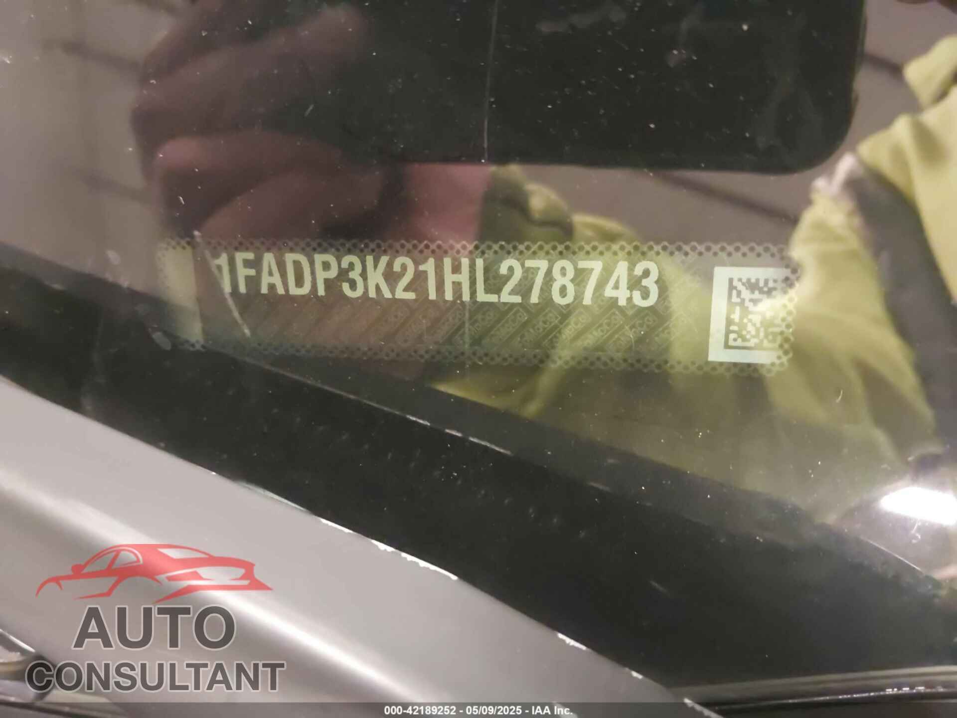 FORD FOCUS 2017 - 1FADP3K21HL278743