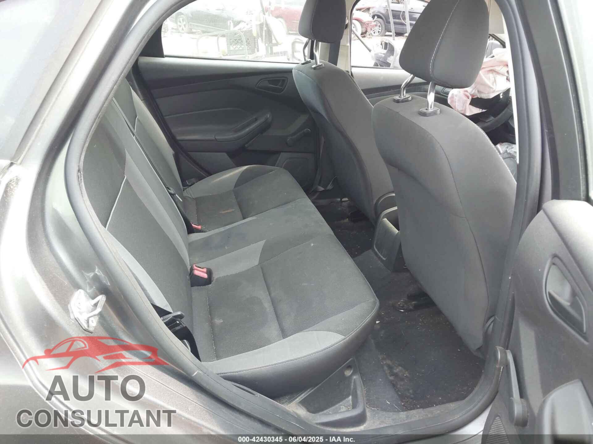 FORD FOCUS 2014 - 1FADP3E25EL370929