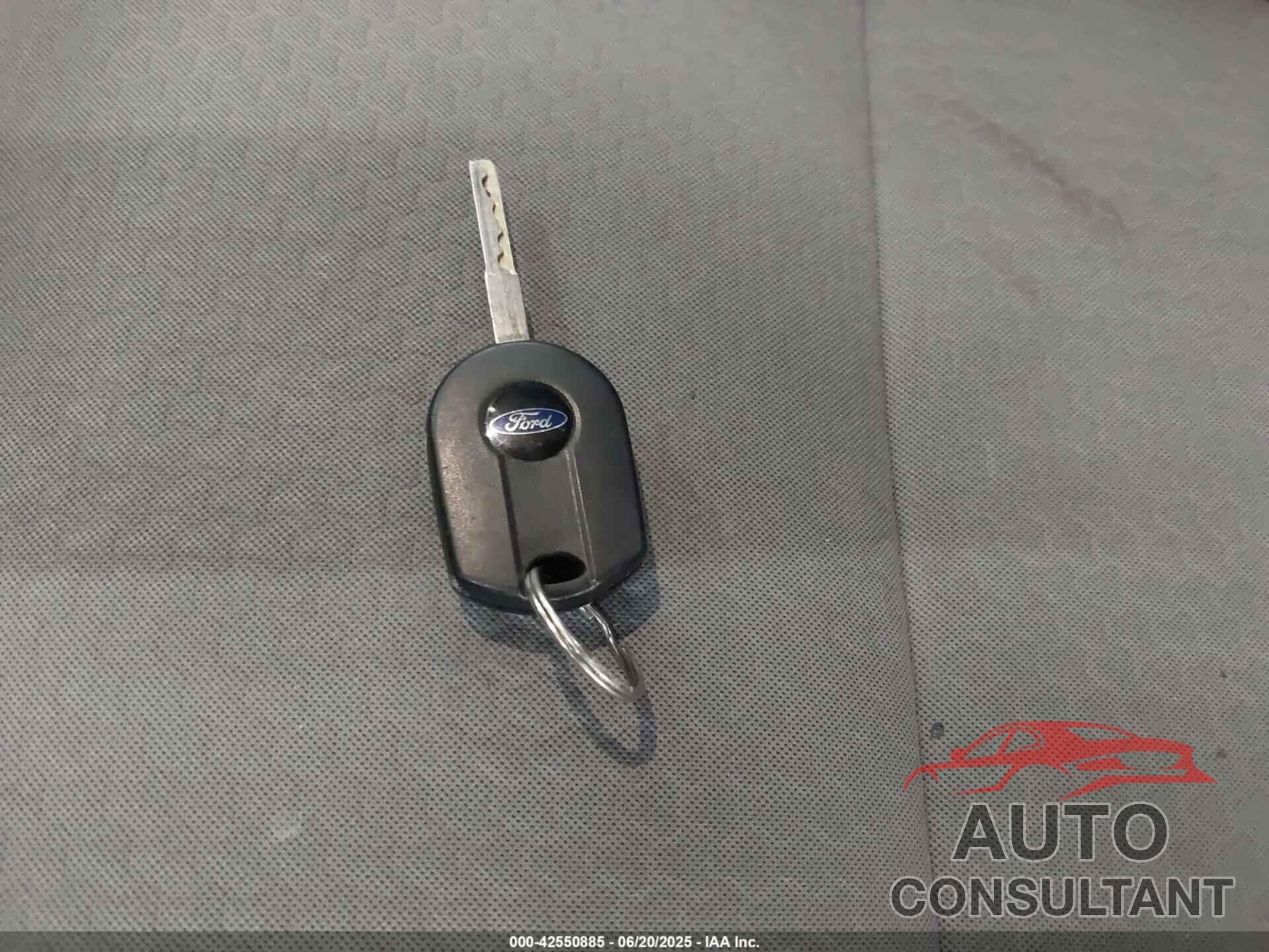 FORD ESCAPE 2017 - 1FMCU9GD0HUD17968
