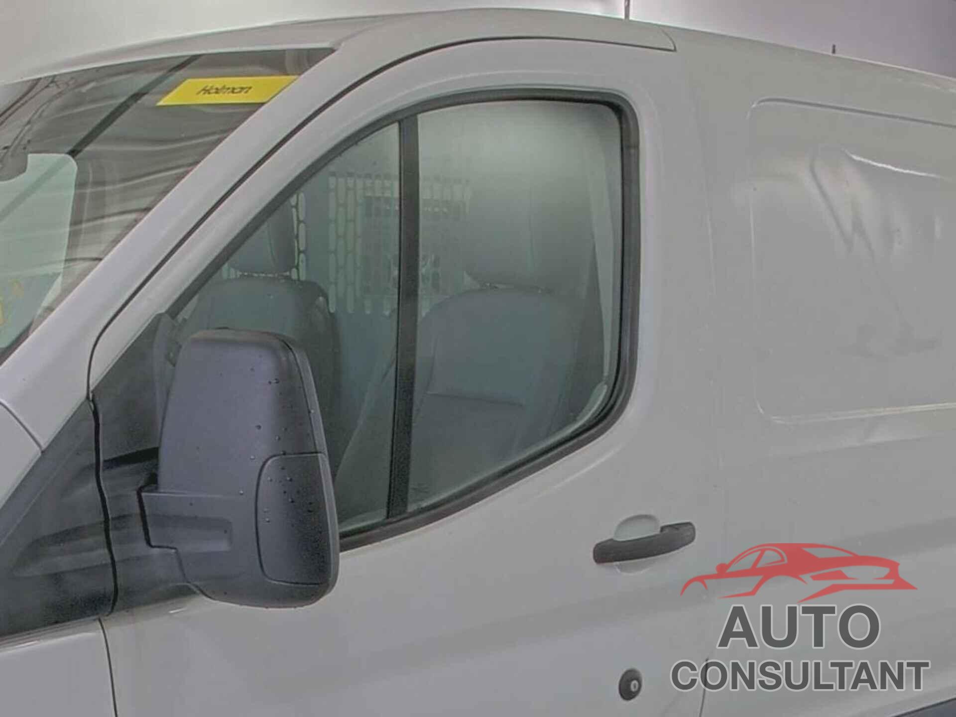 FORD TRANSIT-150 2018 - 1FTYE1YM9JKB52110