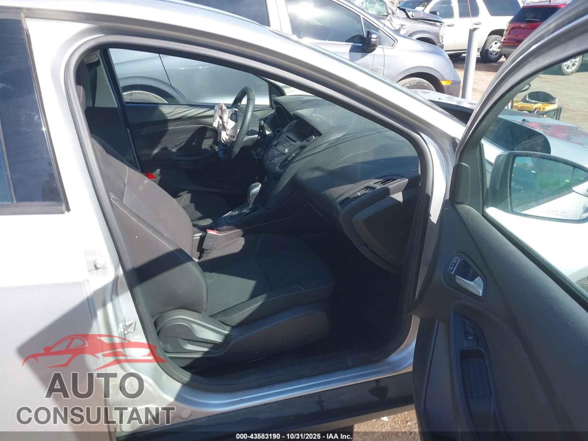 FORD FOCUS 2016 - 1FADP3F22GL365575