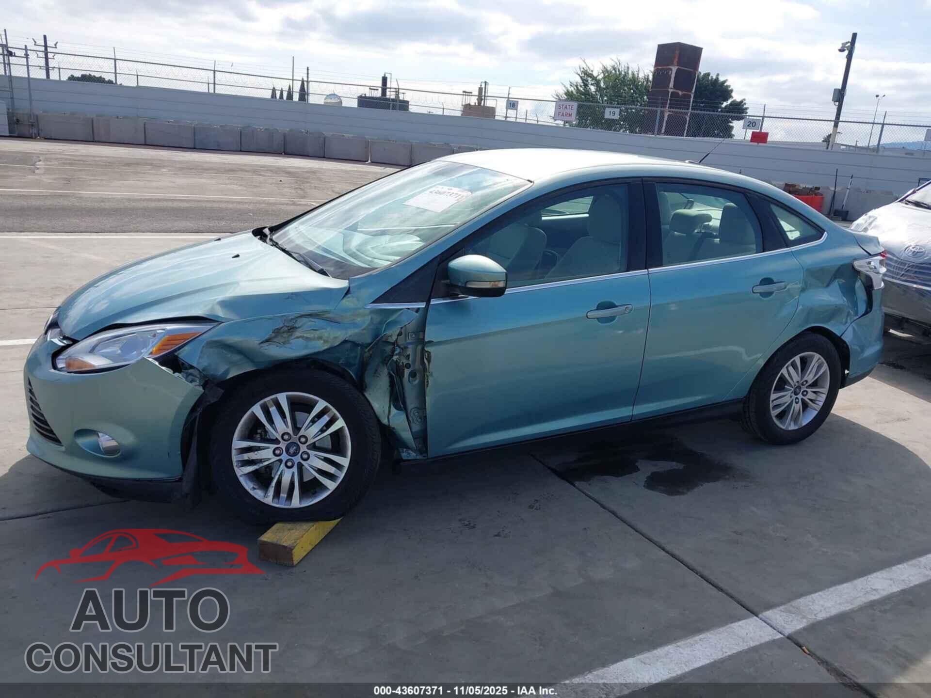 FORD FOCUS 2012 - 1FAHP3H21CL405735