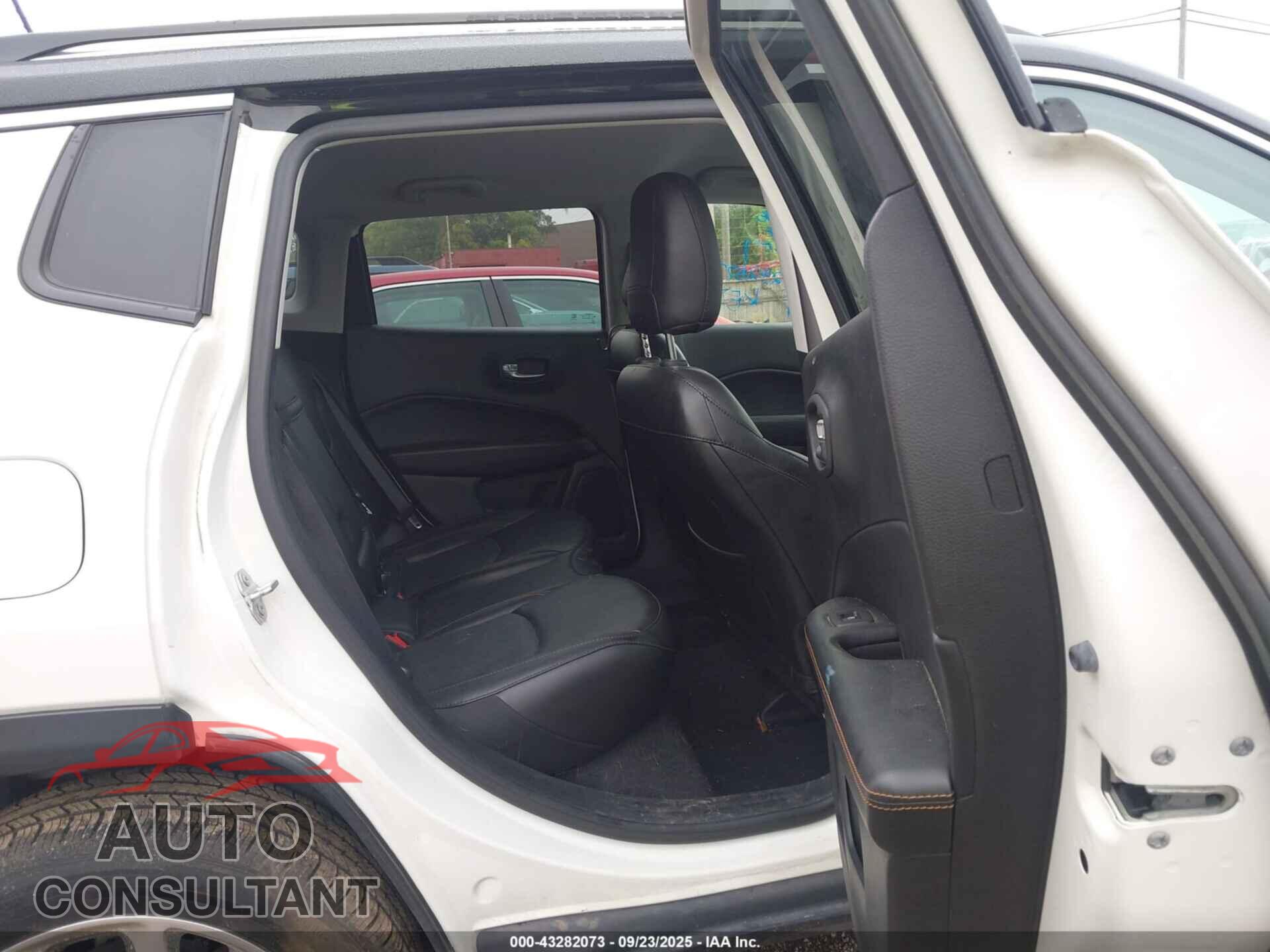 JEEP COMPASS 2019 - 3C4NJDCB8KT679240