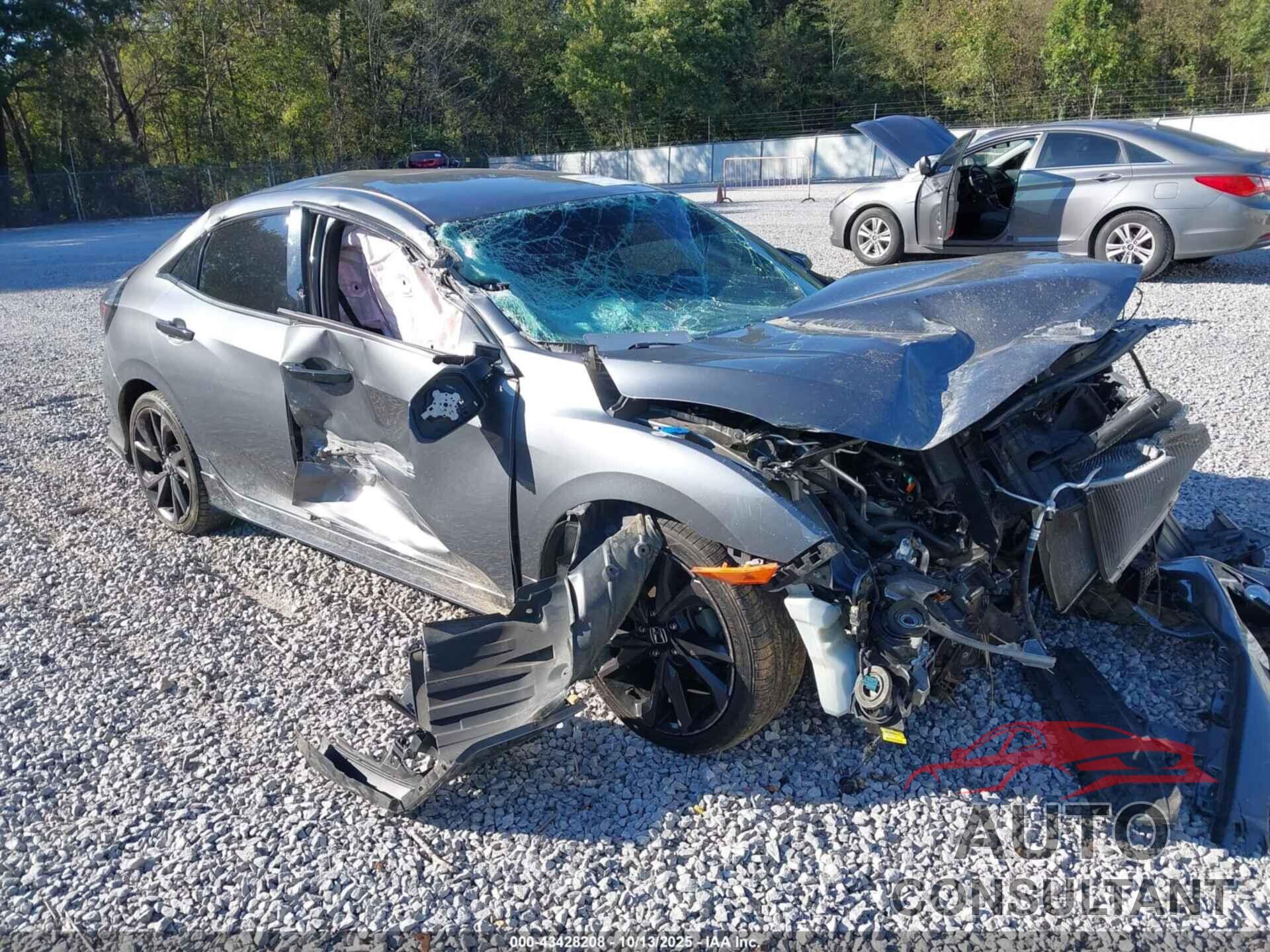 HONDA CIVIC 2018 - SHHFK7H49JU236927