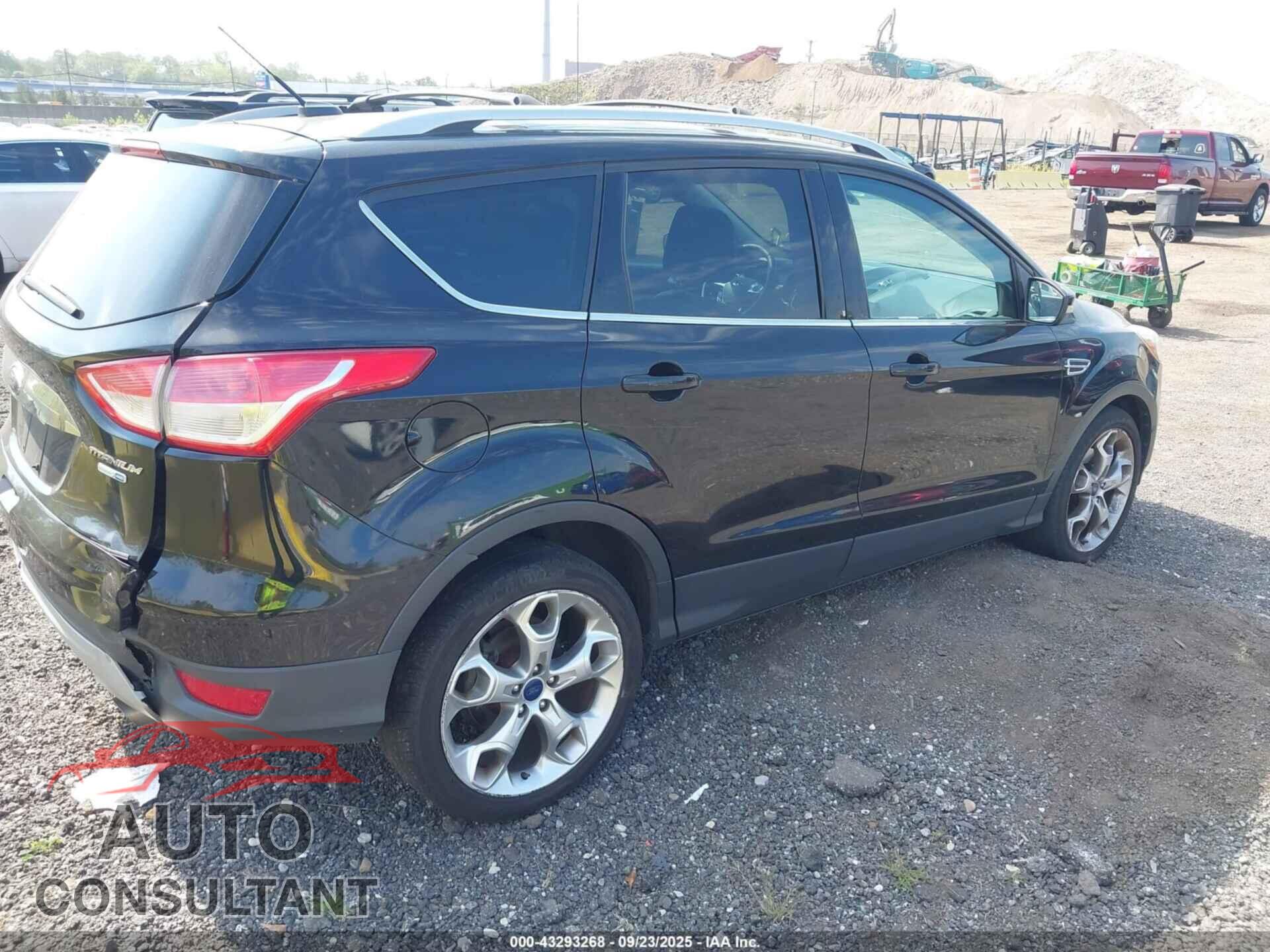 FORD ESCAPE 2016 - 1FMCU9J90GUC16559