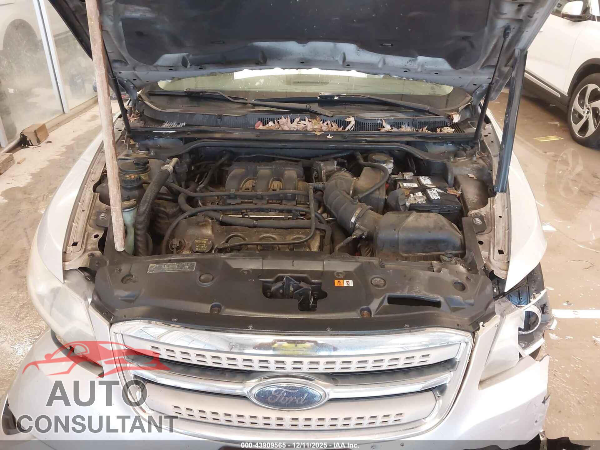 FORD TAURUS 2010 - 1FAHP2FWXAG141002