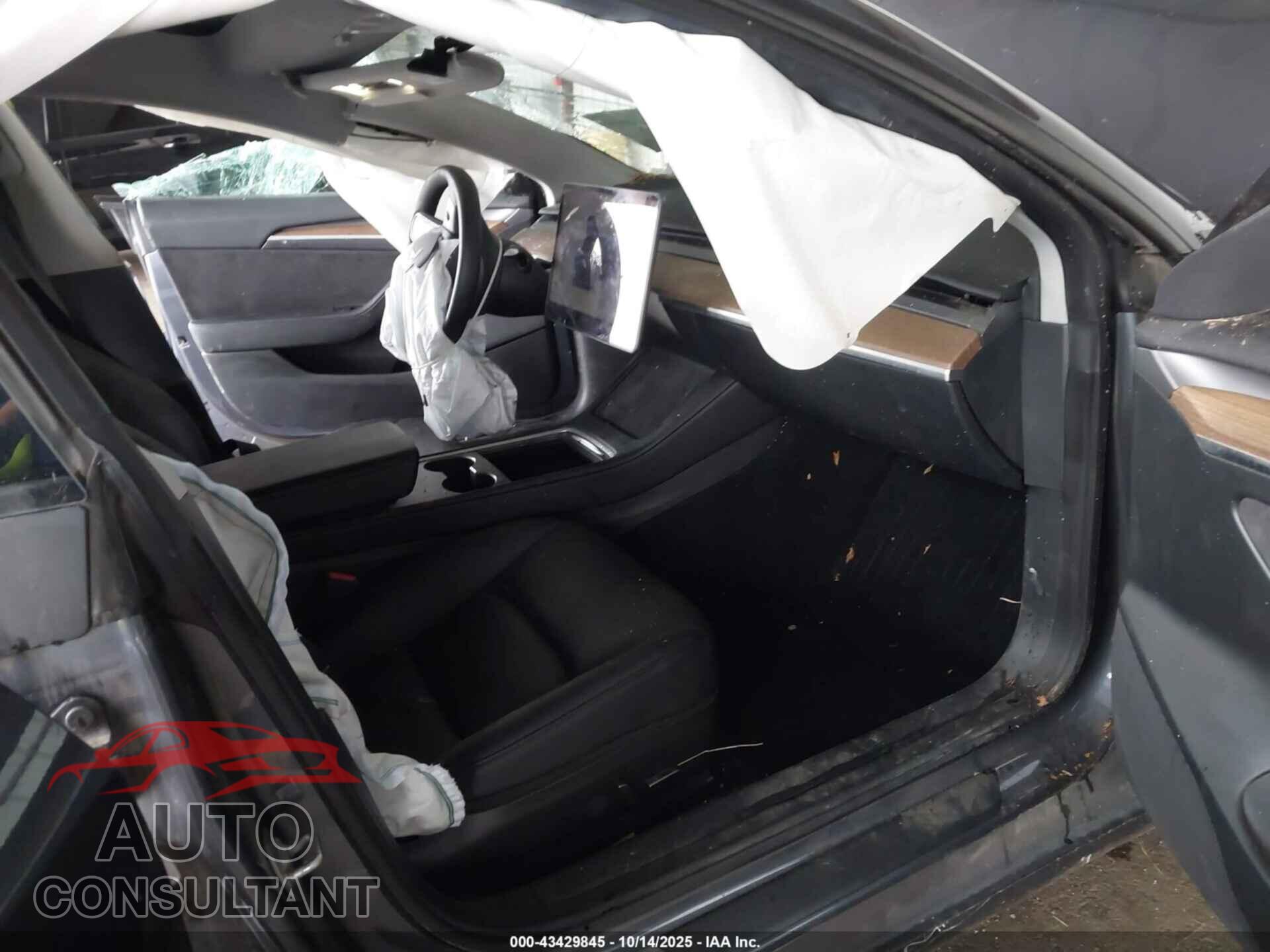 TESLA MODEL 3 2023 - 5YJ3E1EA5PF693455