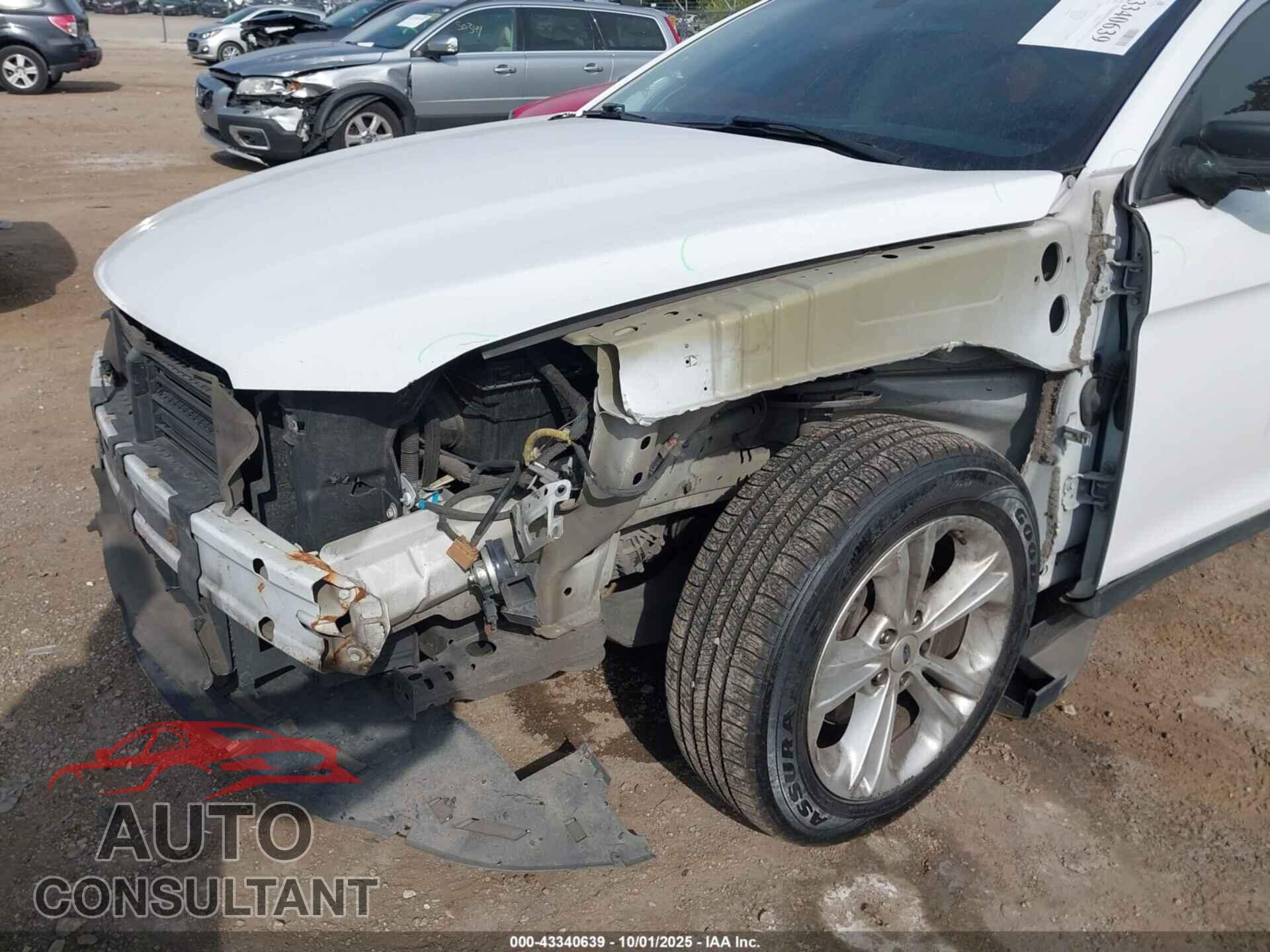 FORD TAURUS 2015 - 1FAHP2D82FG199794