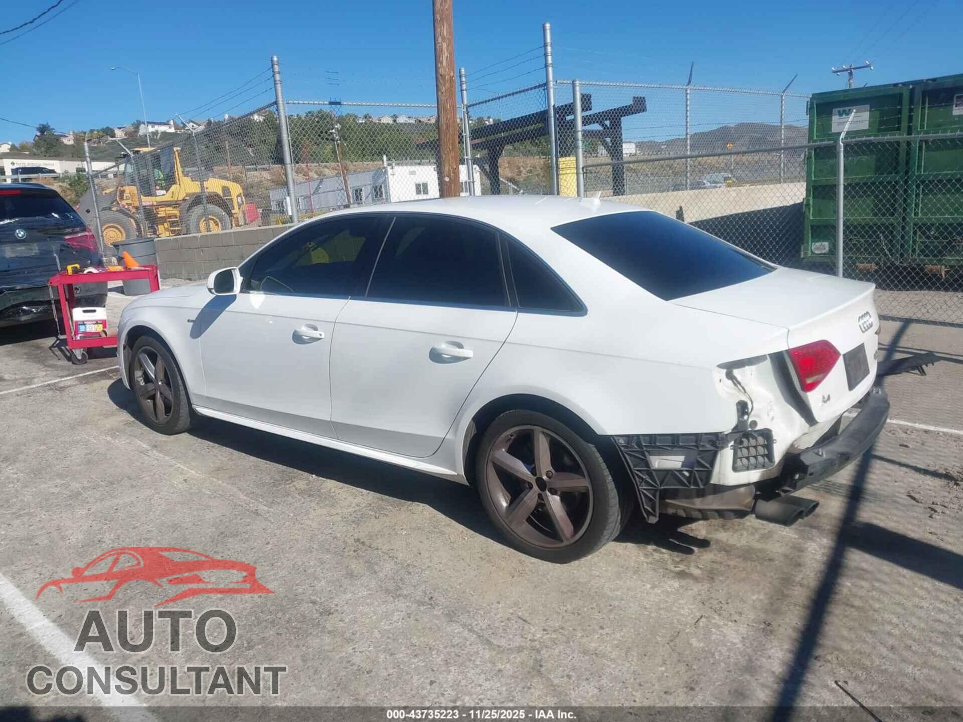 AUDI A4 2012 - WAUKFAFL4CA095754