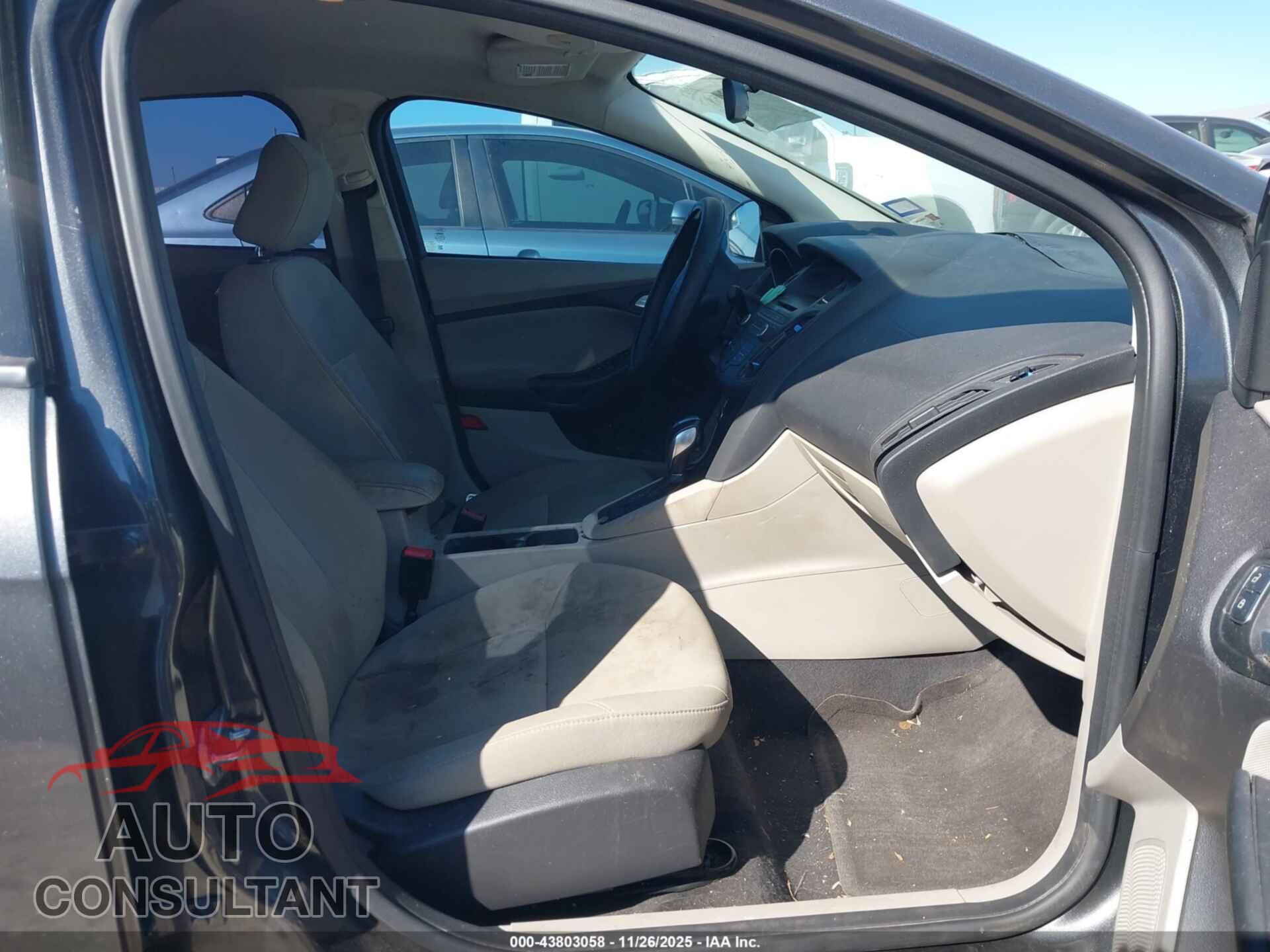 FORD FOCUS 2016 - 1FADP3F23GL404593