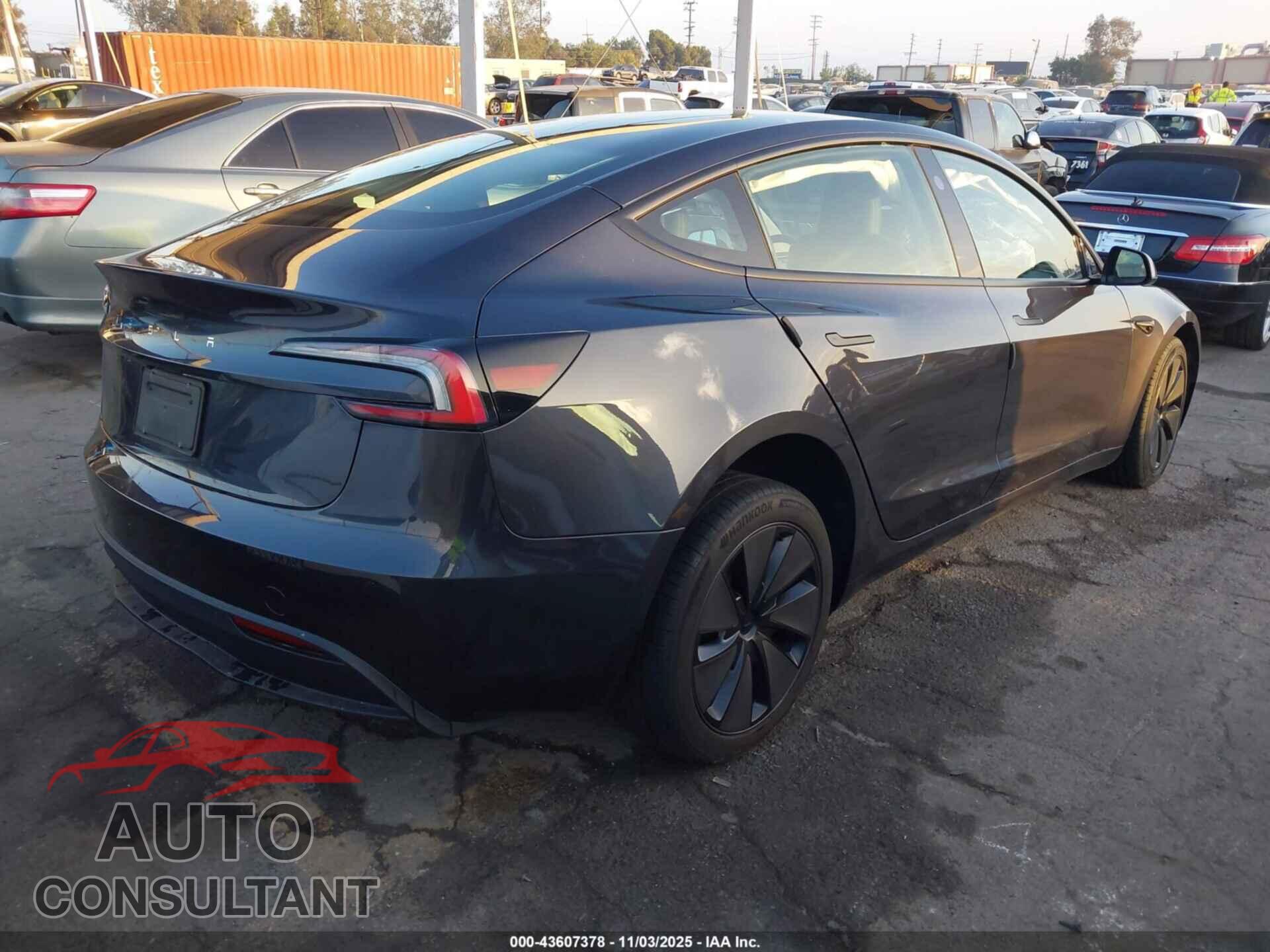 TESLA MODEL 3 2025 - 5YJ3E1EA2SF902613