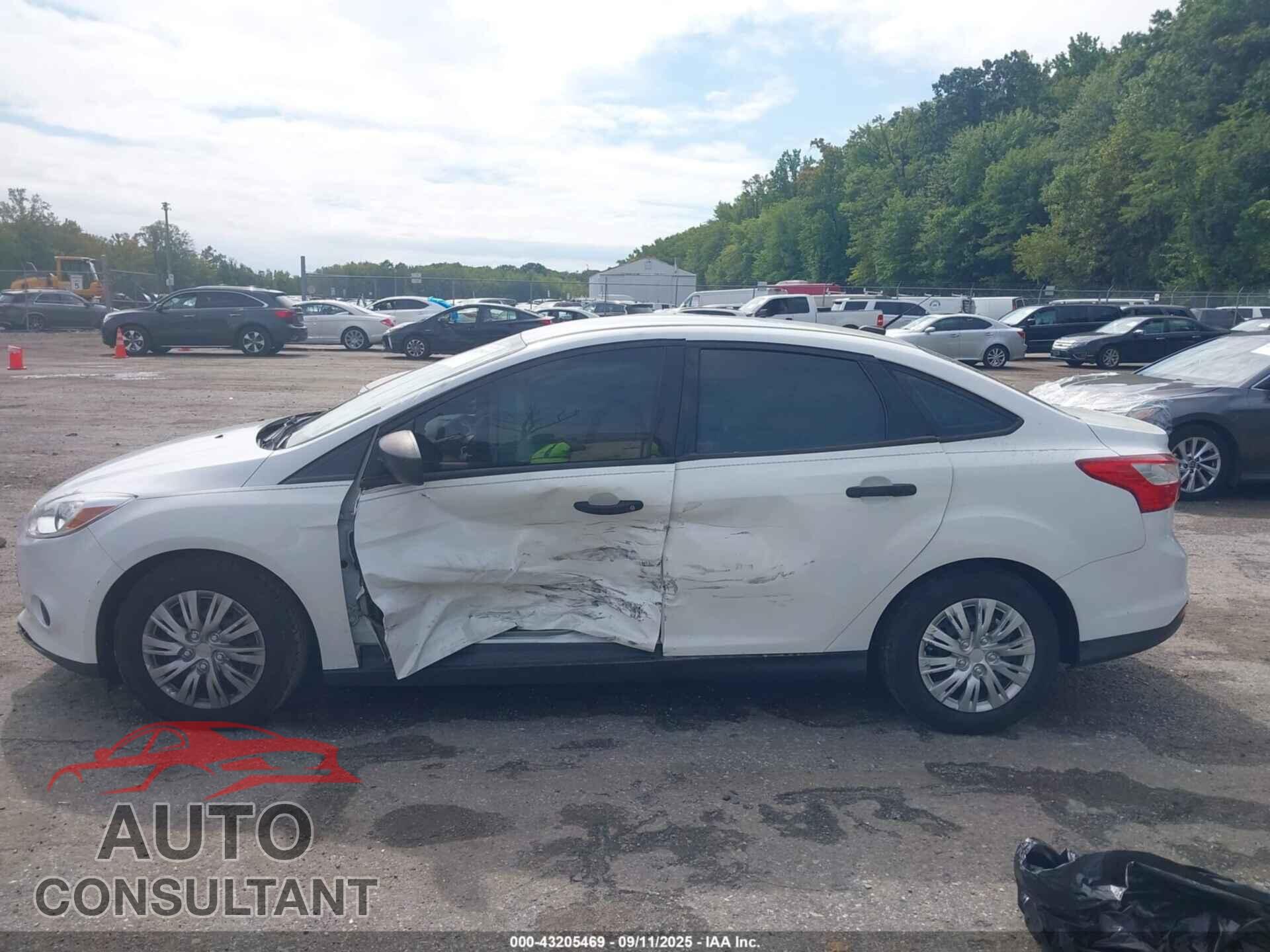 FORD FOCUS 2013 - 1FADP3E23DL224883