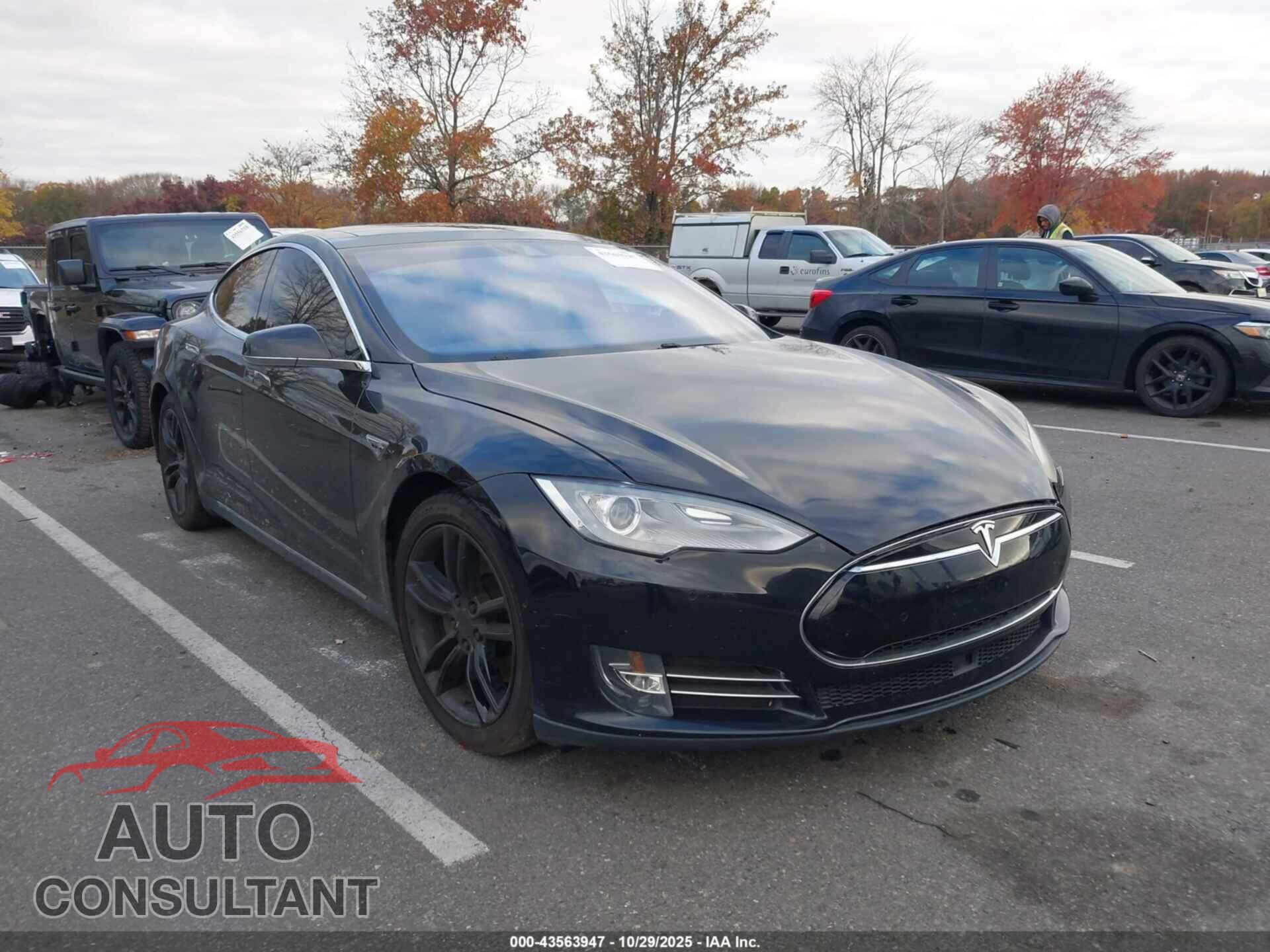 TESLA MODEL S 2015 - 5YJSA1E20FF117996