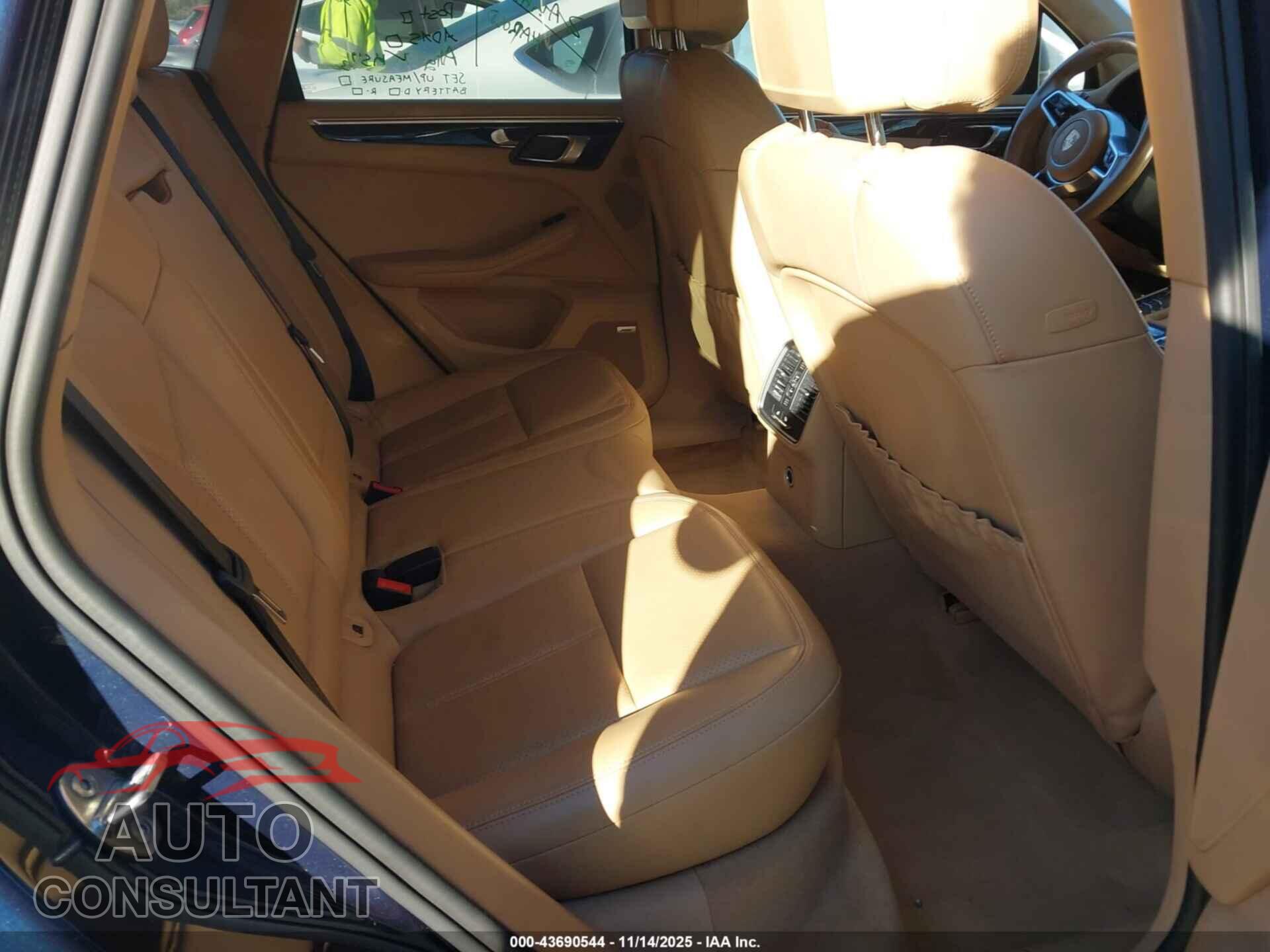 PORSCHE MACAN 2016 - WP1AB2A55GLB53856