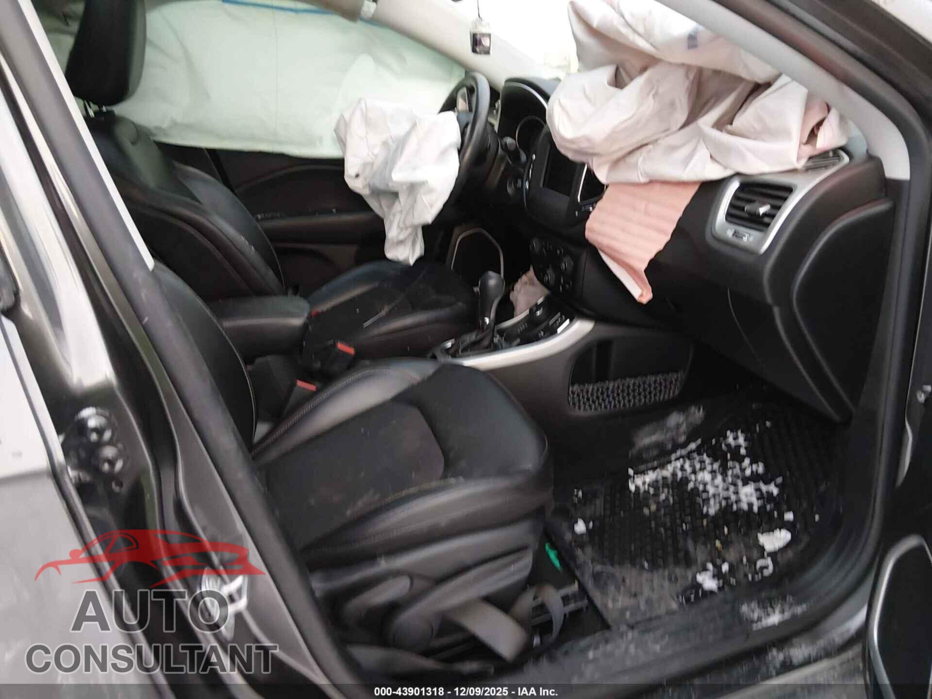 JEEP COMPASS 2018 - 3C4NJDBB5JT192514