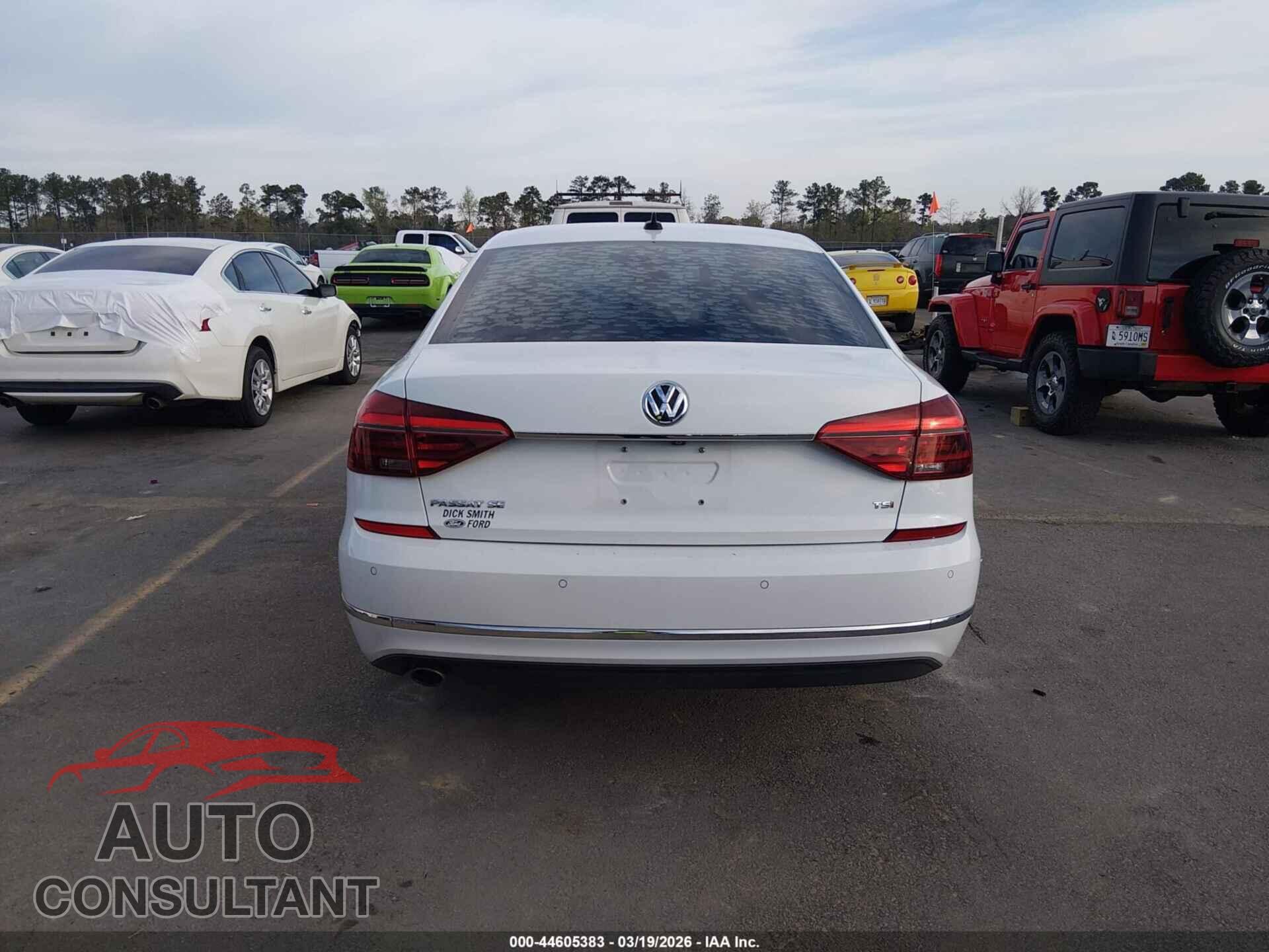 VOLKSWAGEN PASSAT 2017 - 1VWGT7A34HC035106