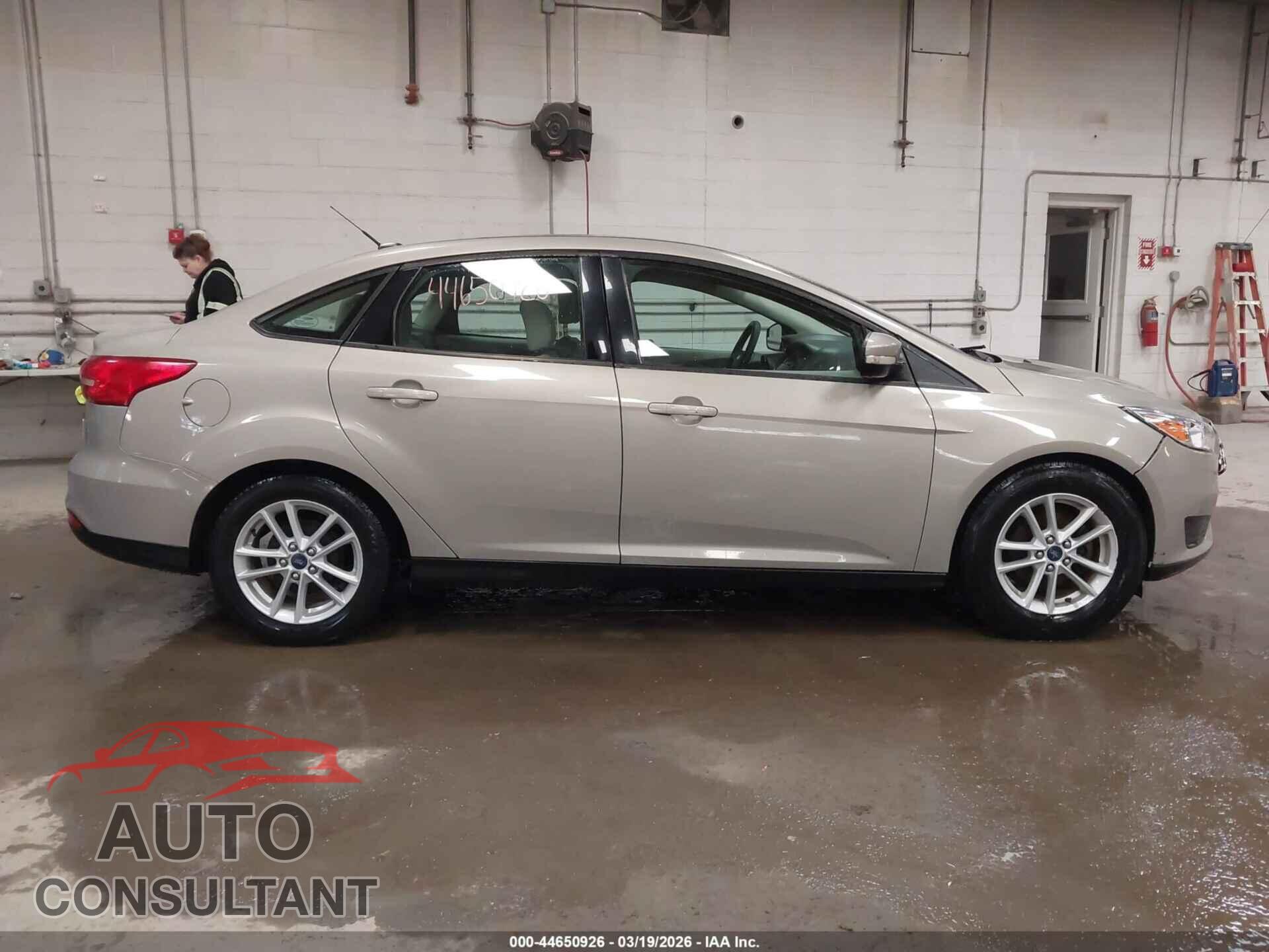 FORD FOCUS 2015 - 1FADP3F2XFL242587