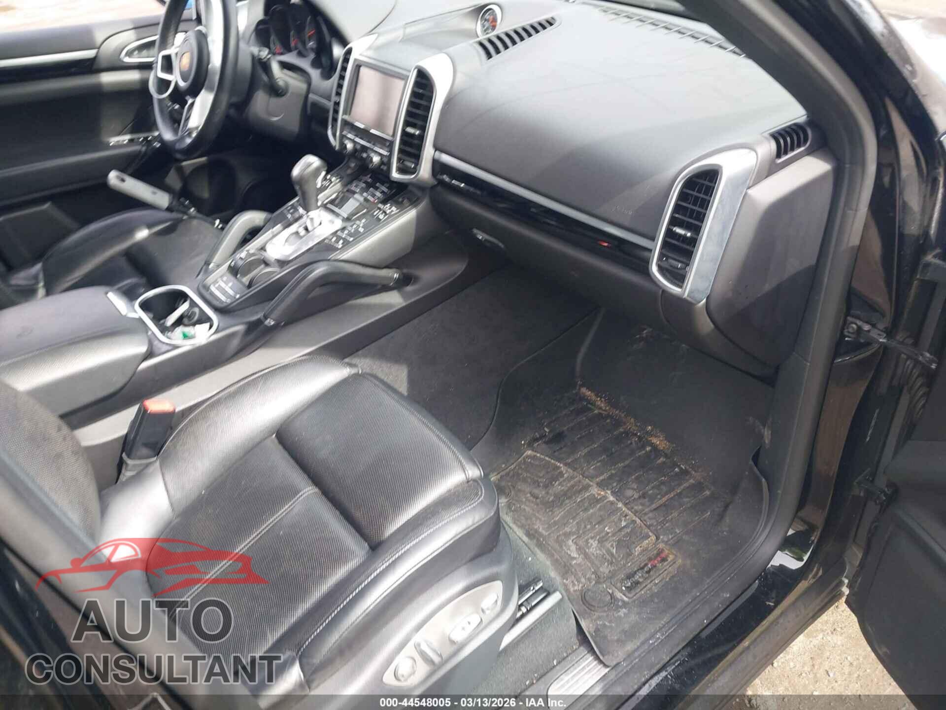 PORSCHE CAYENNE 2016 - WP1AA2A2XGLA08577