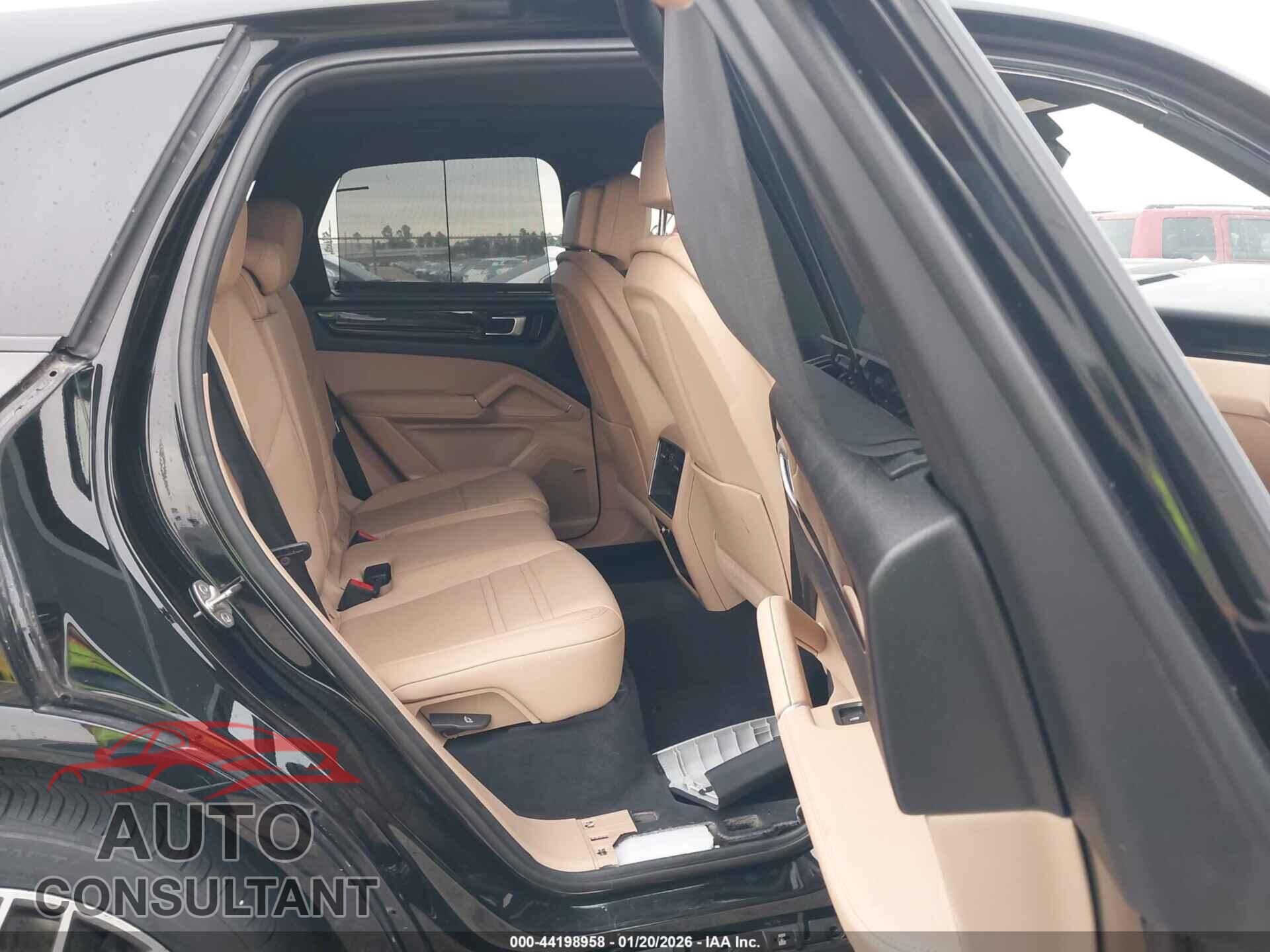 PORSCHE CAYENNE 2022 - WP1AA2AY8NDA05026