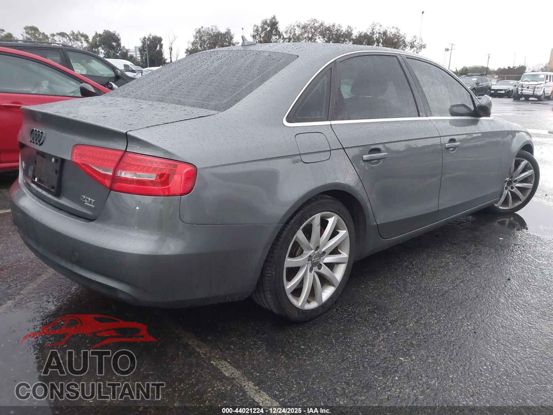 AUDI A4 2013 - WAUFFAFL0DN012154