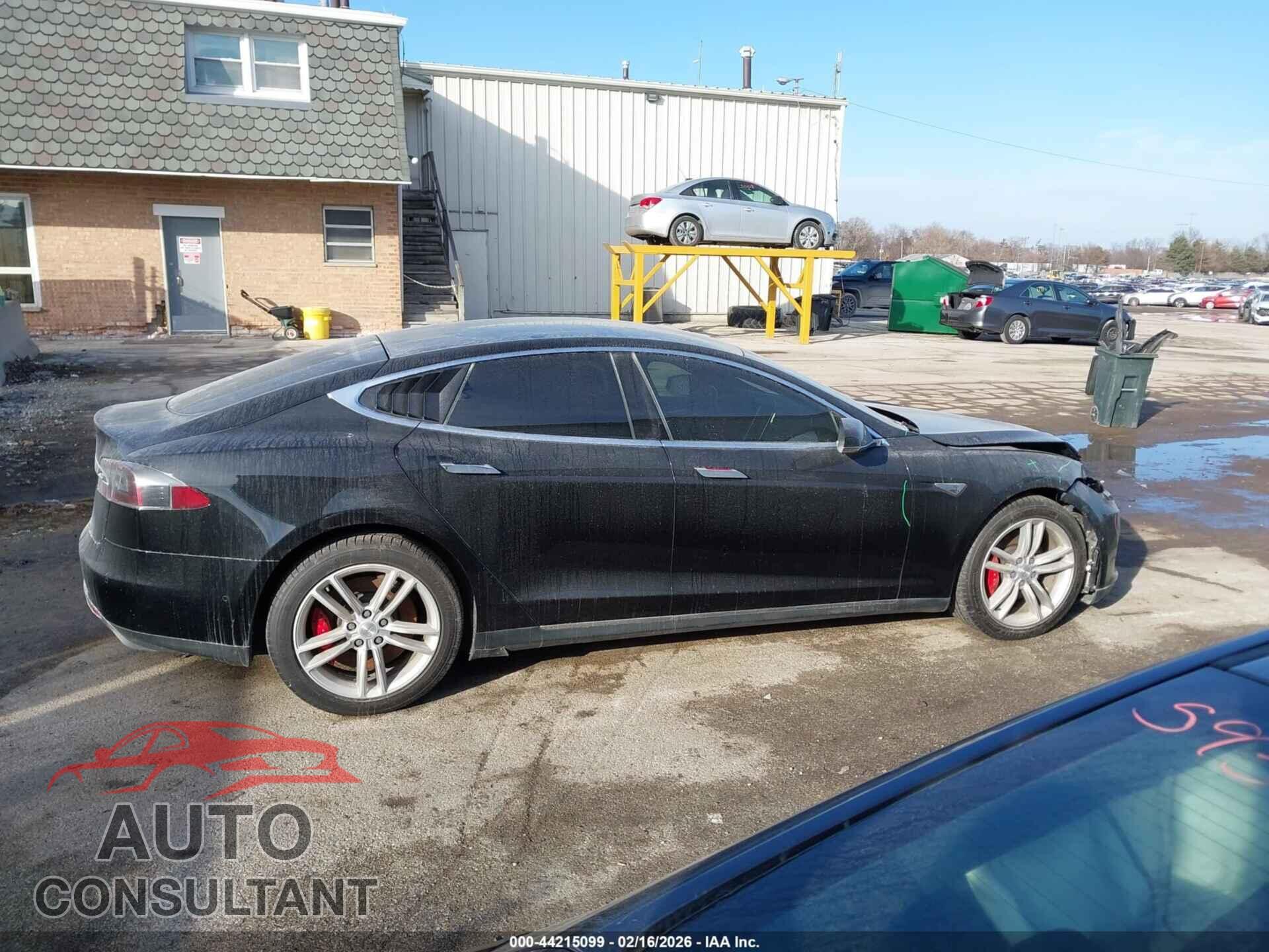 TESLA MODEL S 2015 - 5YJSA1E48FF111929