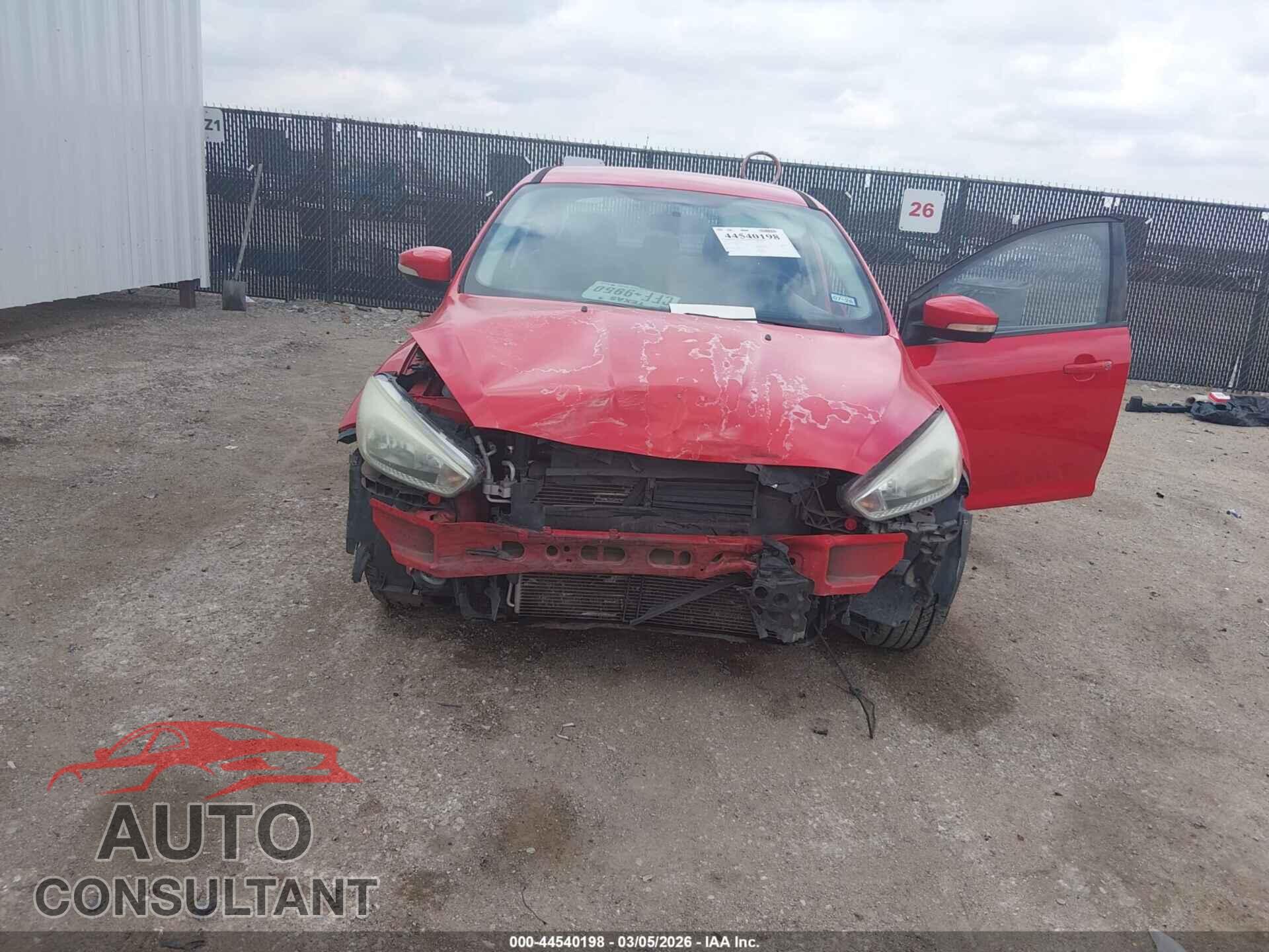 FORD FOCUS 2015 - 1FADP3F25FL307927