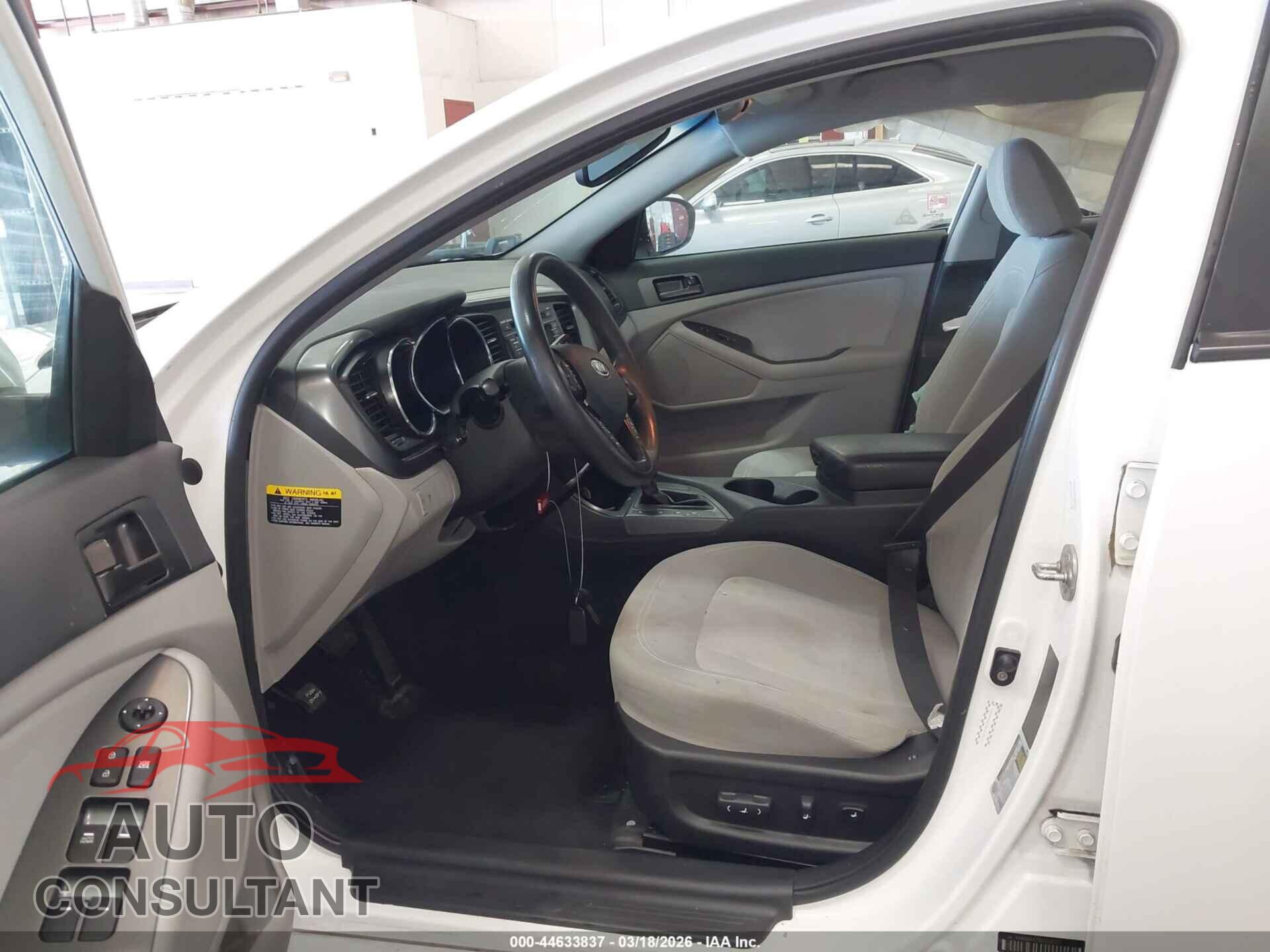 KIA OPTIMA 2011 - KNAGM4A78B5128575