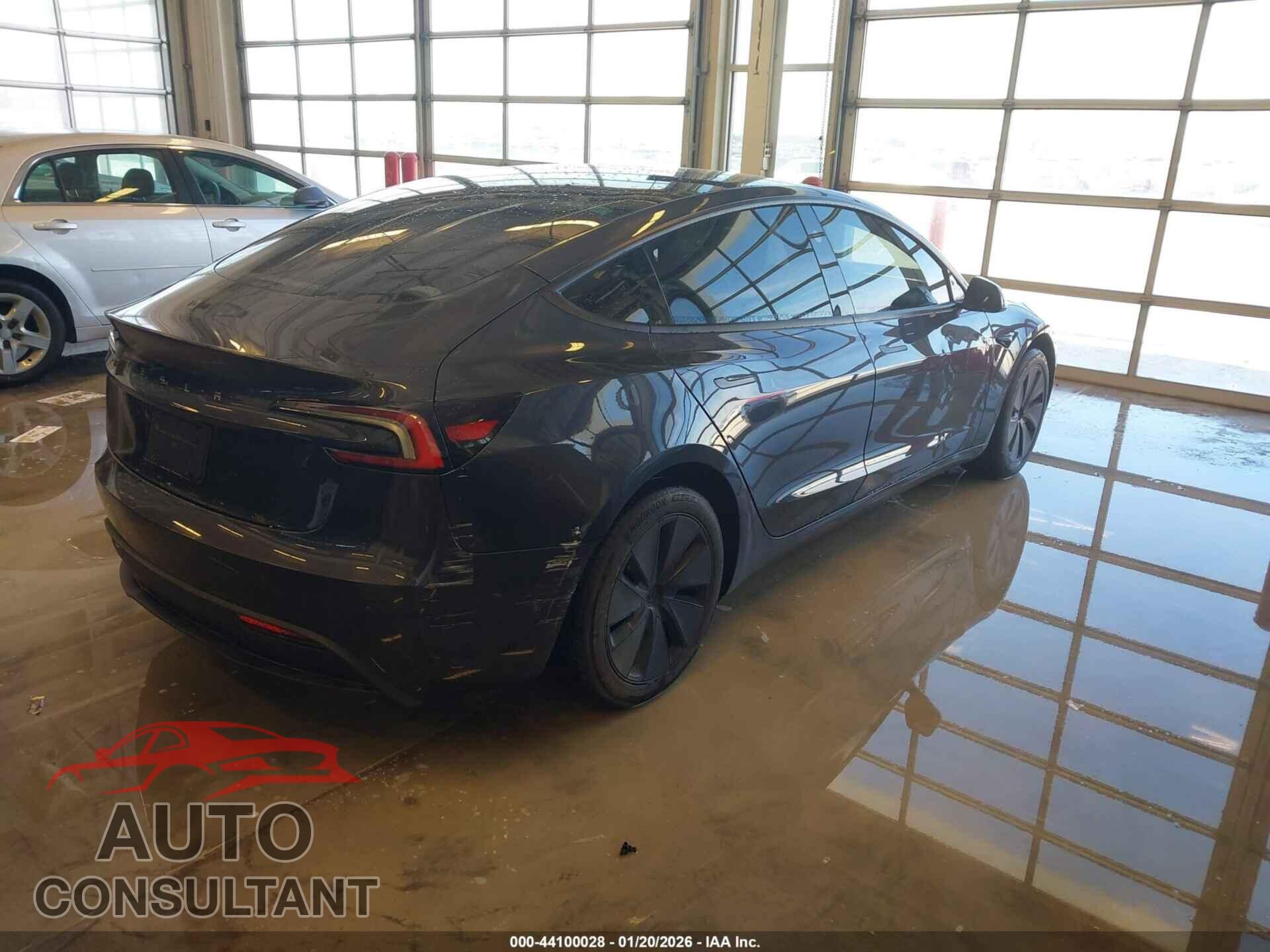 TESLA MODEL 3 2024 - 5YJ3E1EA4RF734807