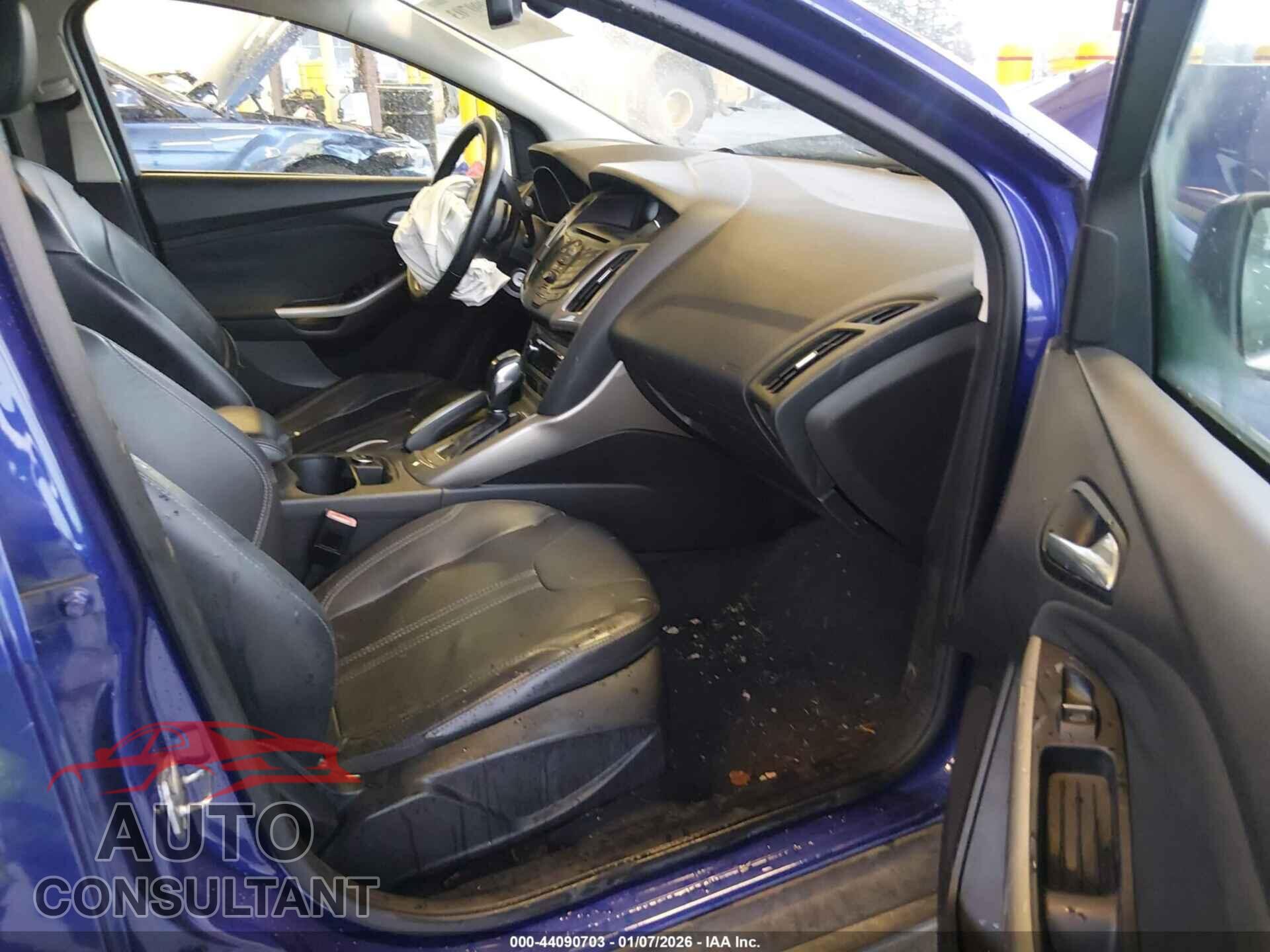 FORD FOCUS 2012 - 1FAHP3M25CL453826