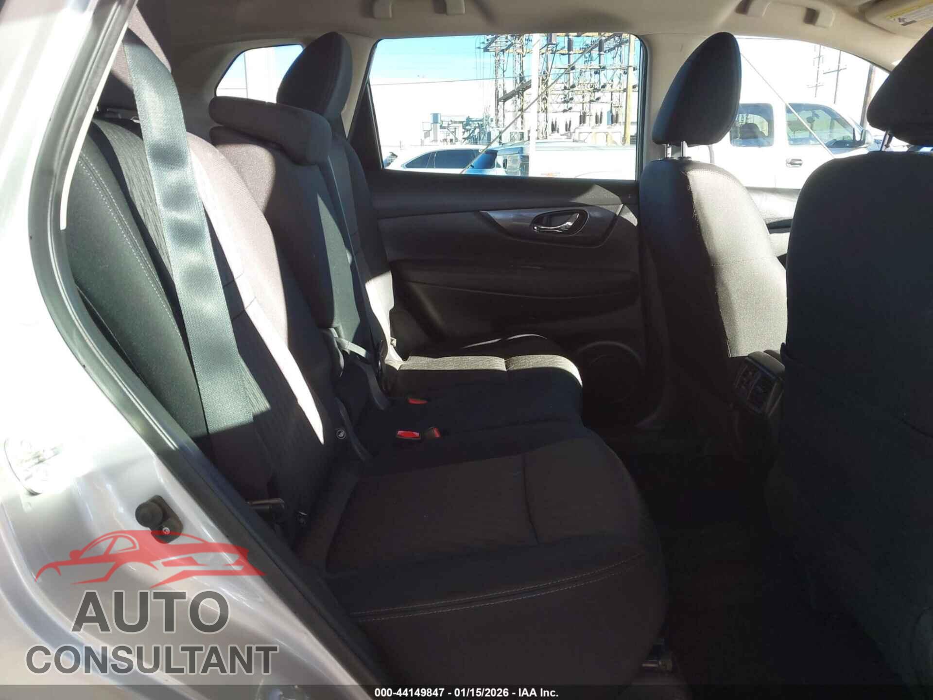 NISSAN ROGUE 2018 - KNMAT2MT7JP558111