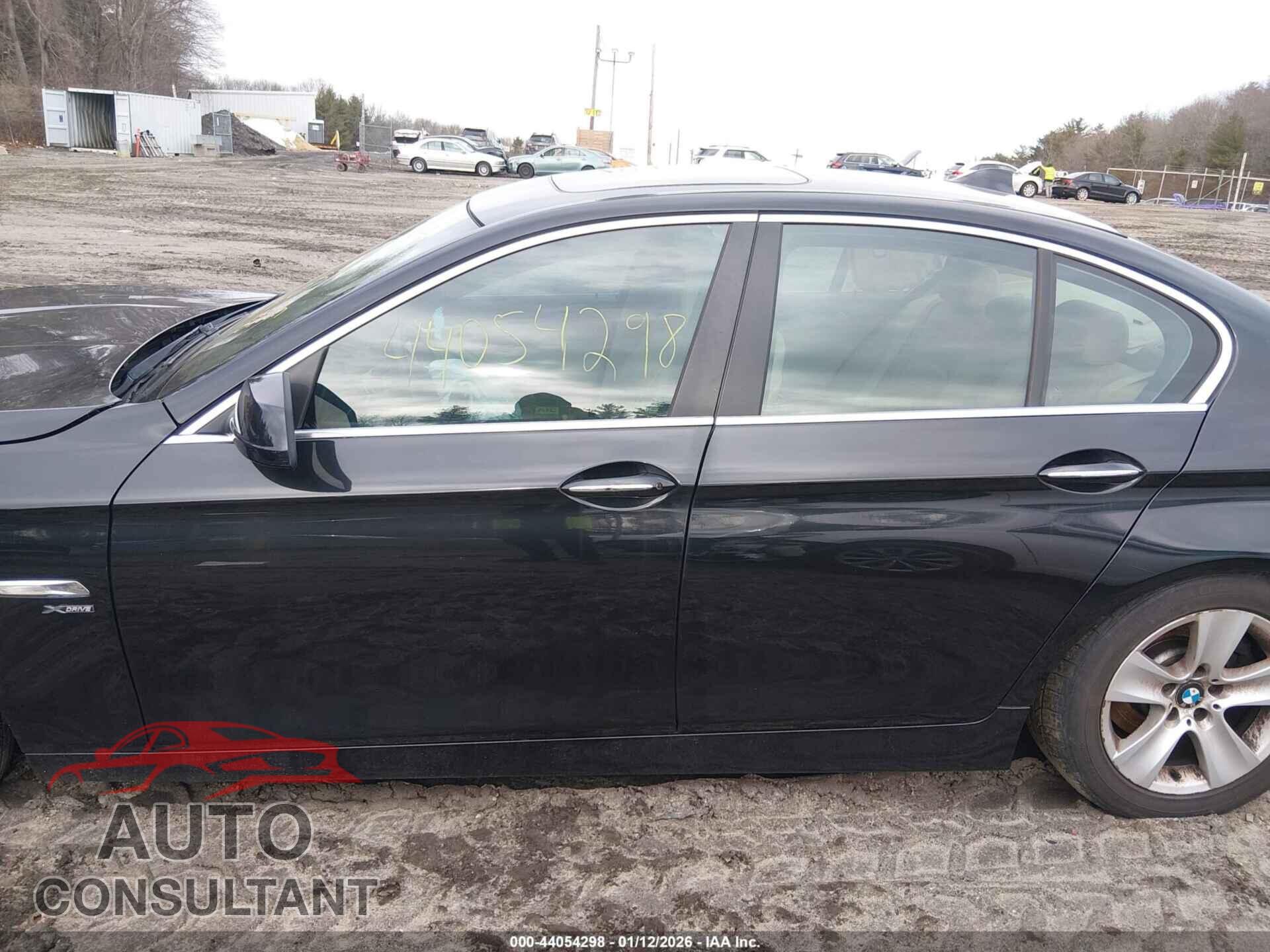 BMW 528I 2012 - WBAXH5C56CDW05131