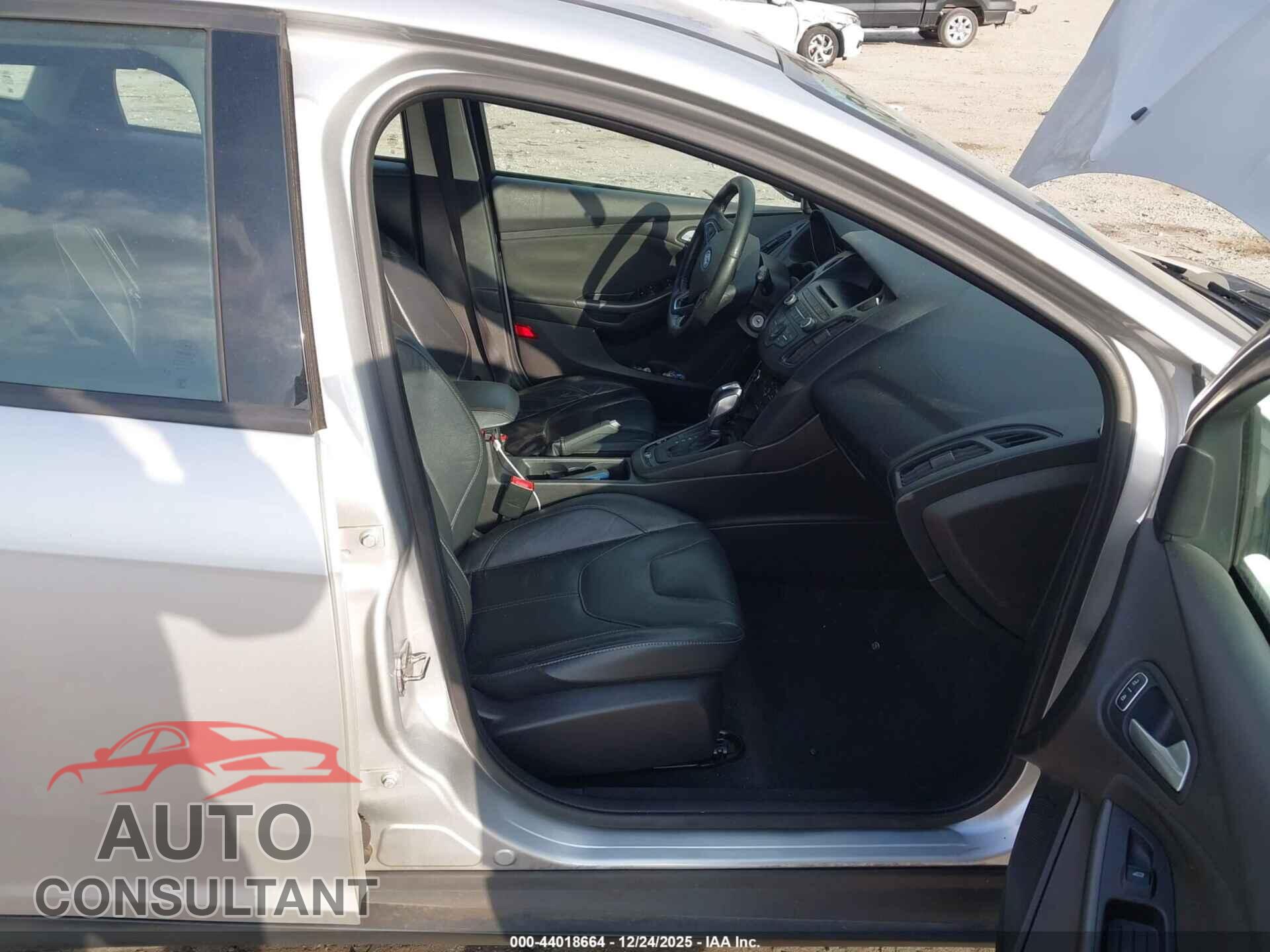 FORD FOCUS 2016 - 1FADP3K29GL255936