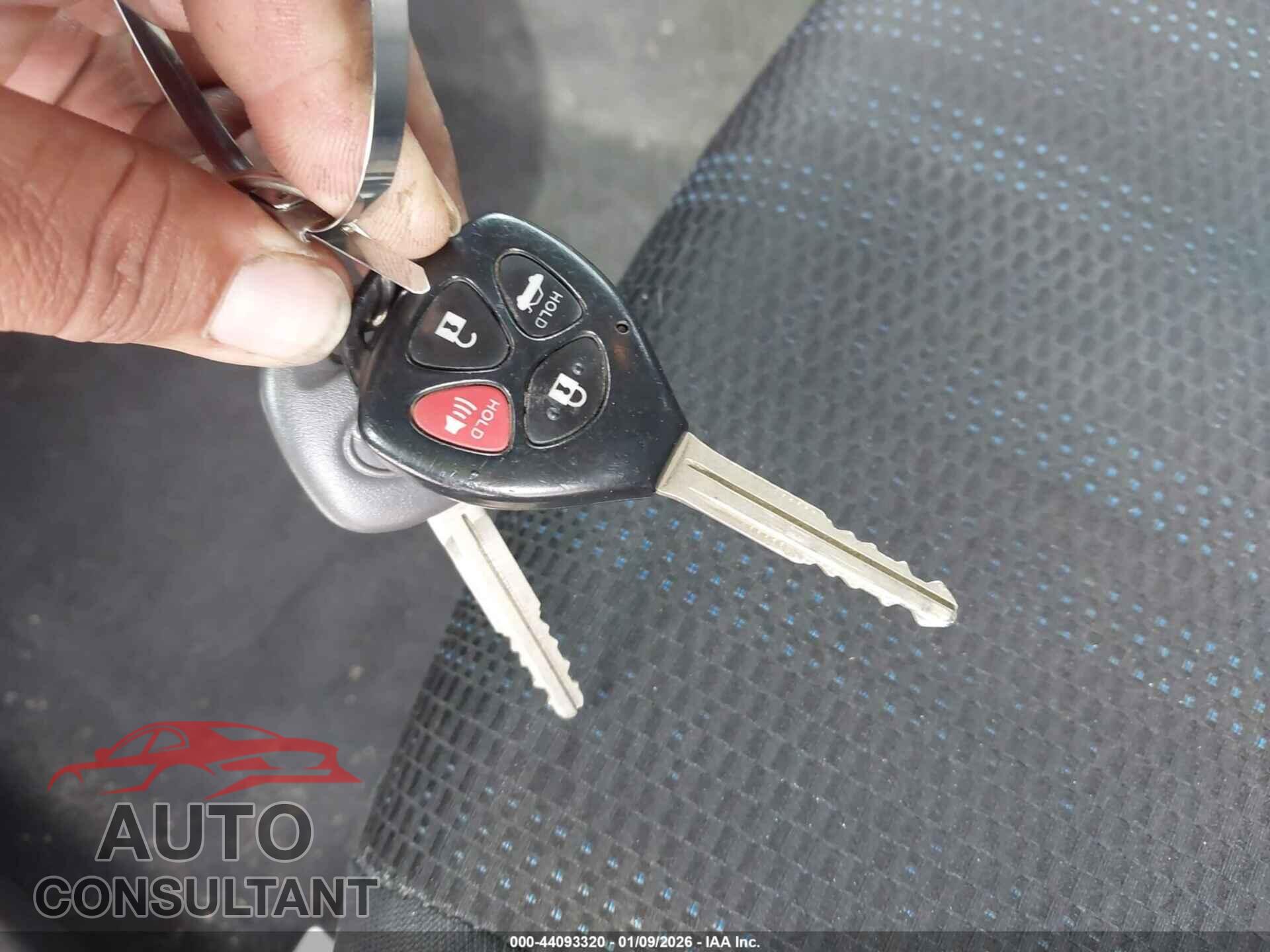 TOYOTA COROLLA 2011 - 2T1BU4EE2BC711071