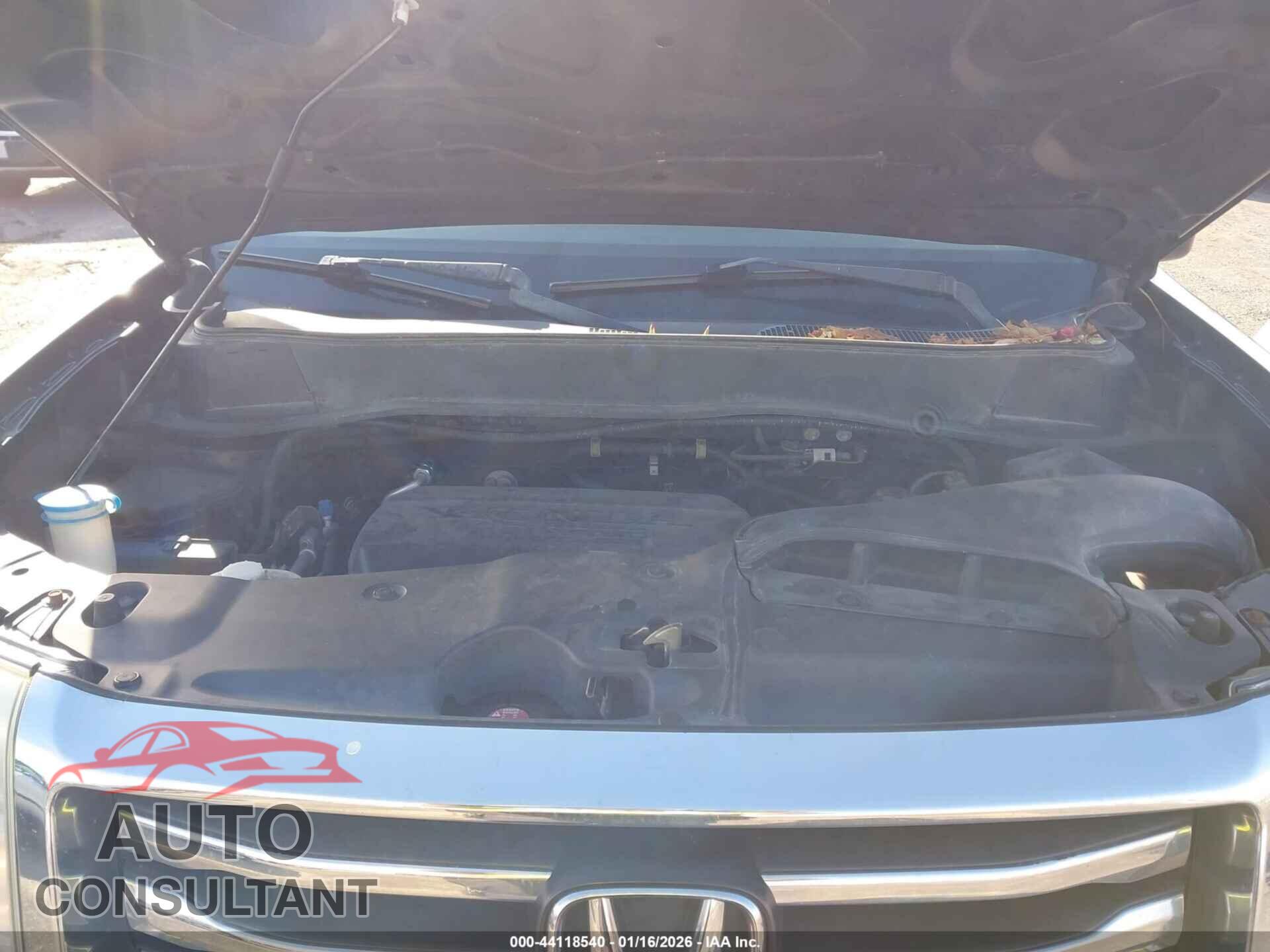 HONDA PILOT 2015 - 5FNYF4H34FB049624