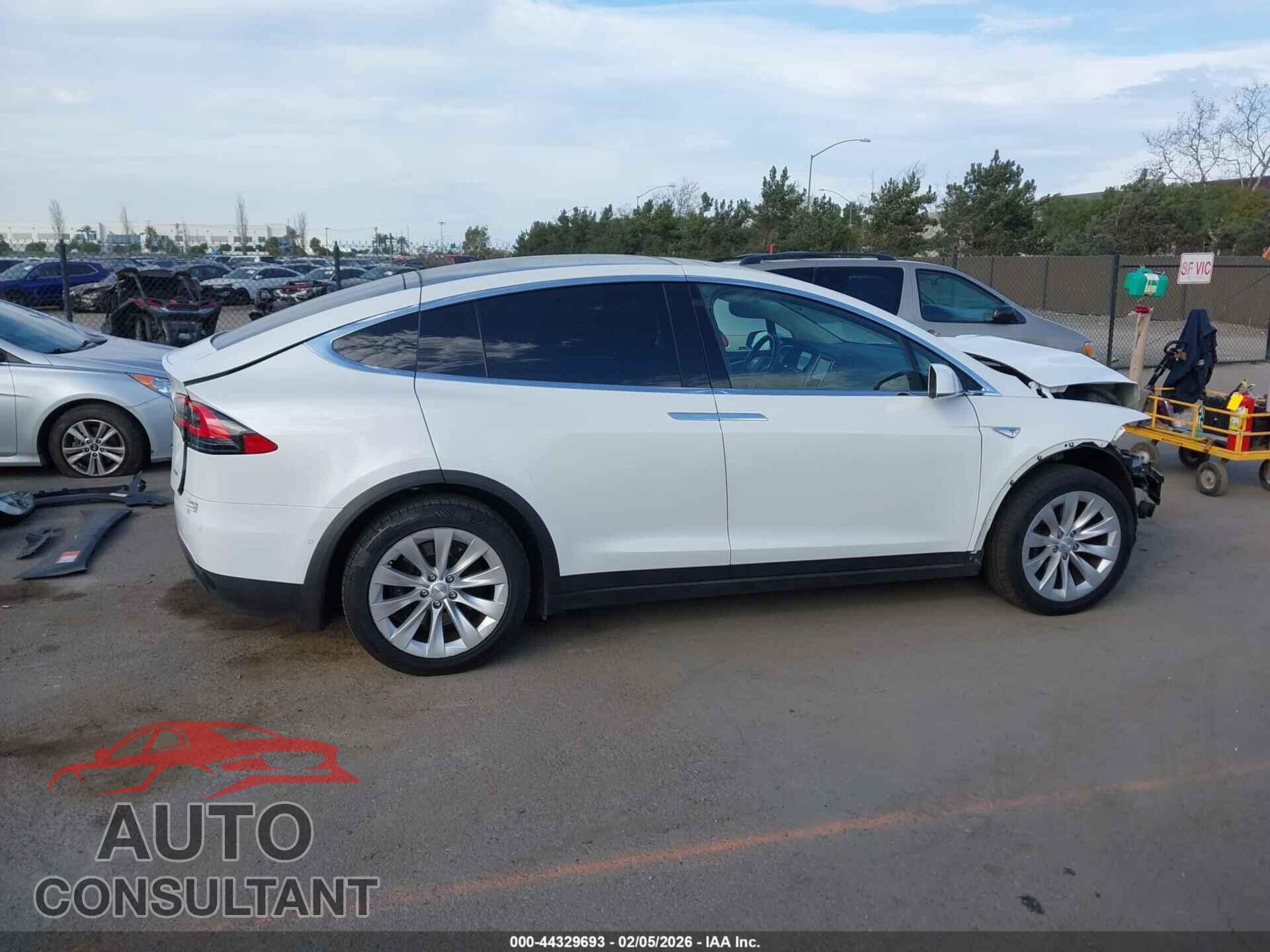 TESLA MODEL X 2016 - 5YJXCAE24GF001864
