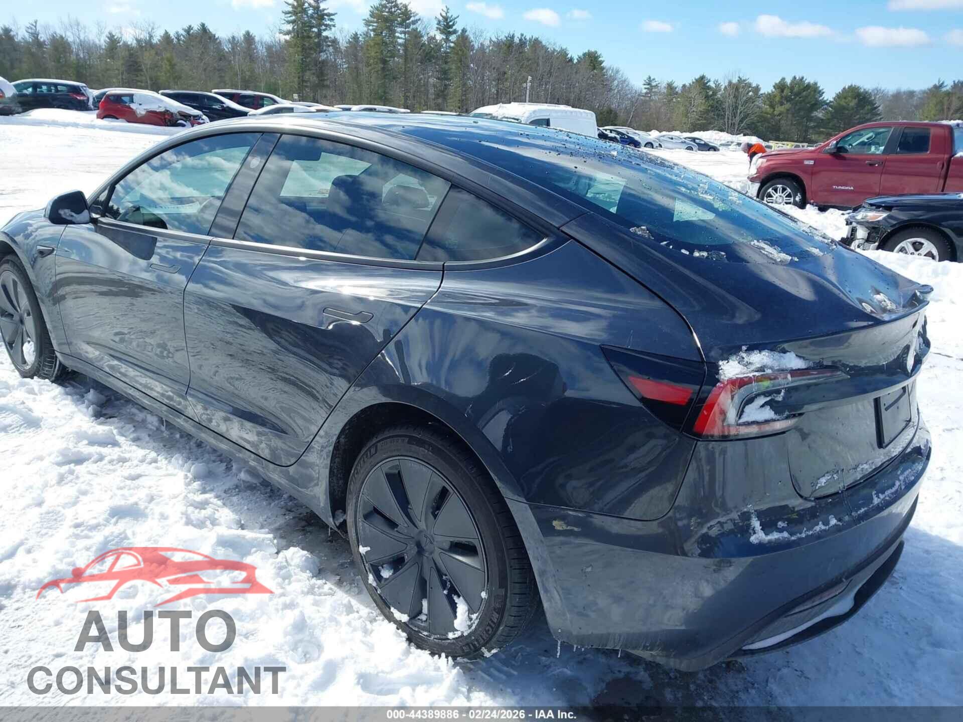 TESLA MODEL 3 2025 - 5YJ3E1EA4SF965552