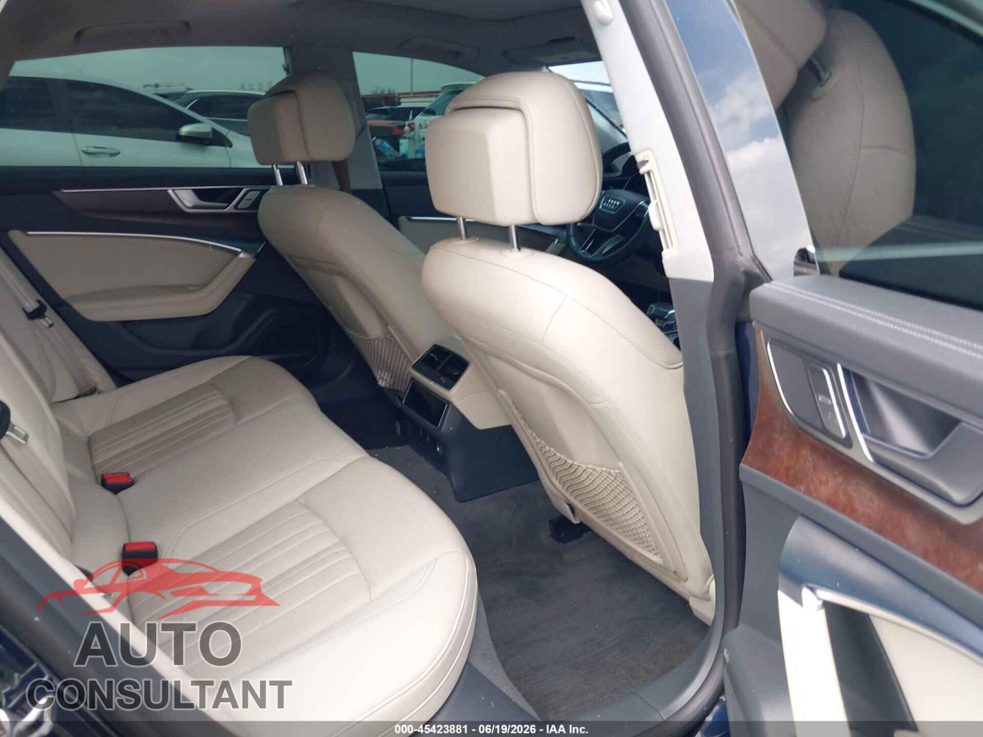 AUDI A7 2019 - WAUR2AF26KN105242