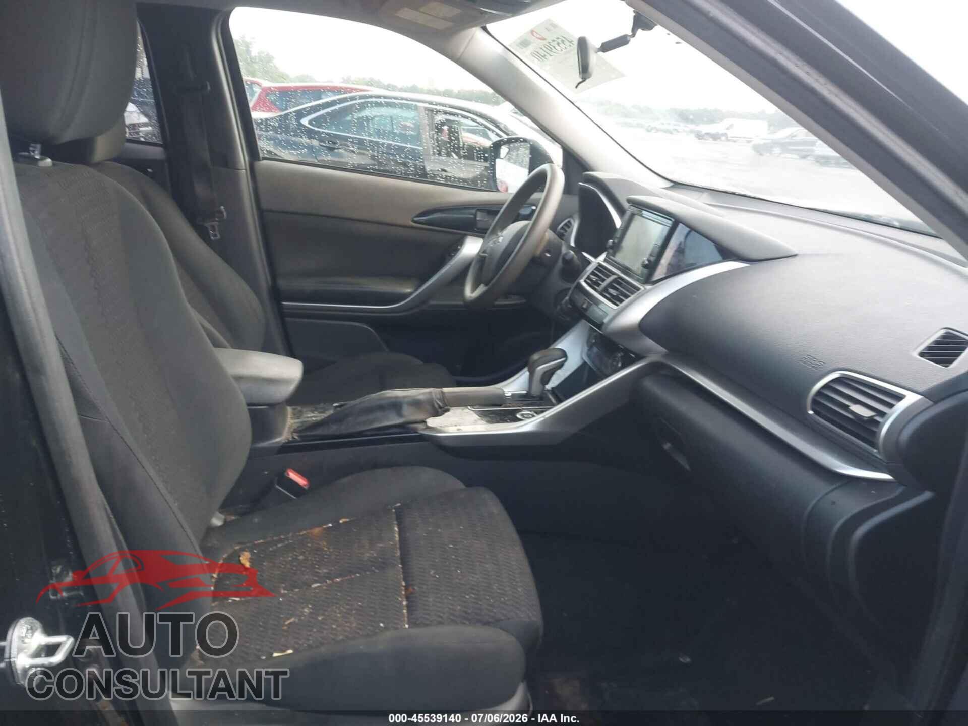 MITSUBISHI ECLIPSE CROSS 2018 - JA4AT3AA7JZ050017