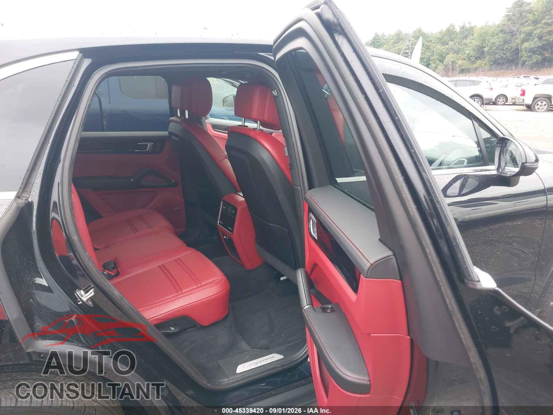PORSCHE CAYENNE 2022 - WP1AA2AY6NDA00357