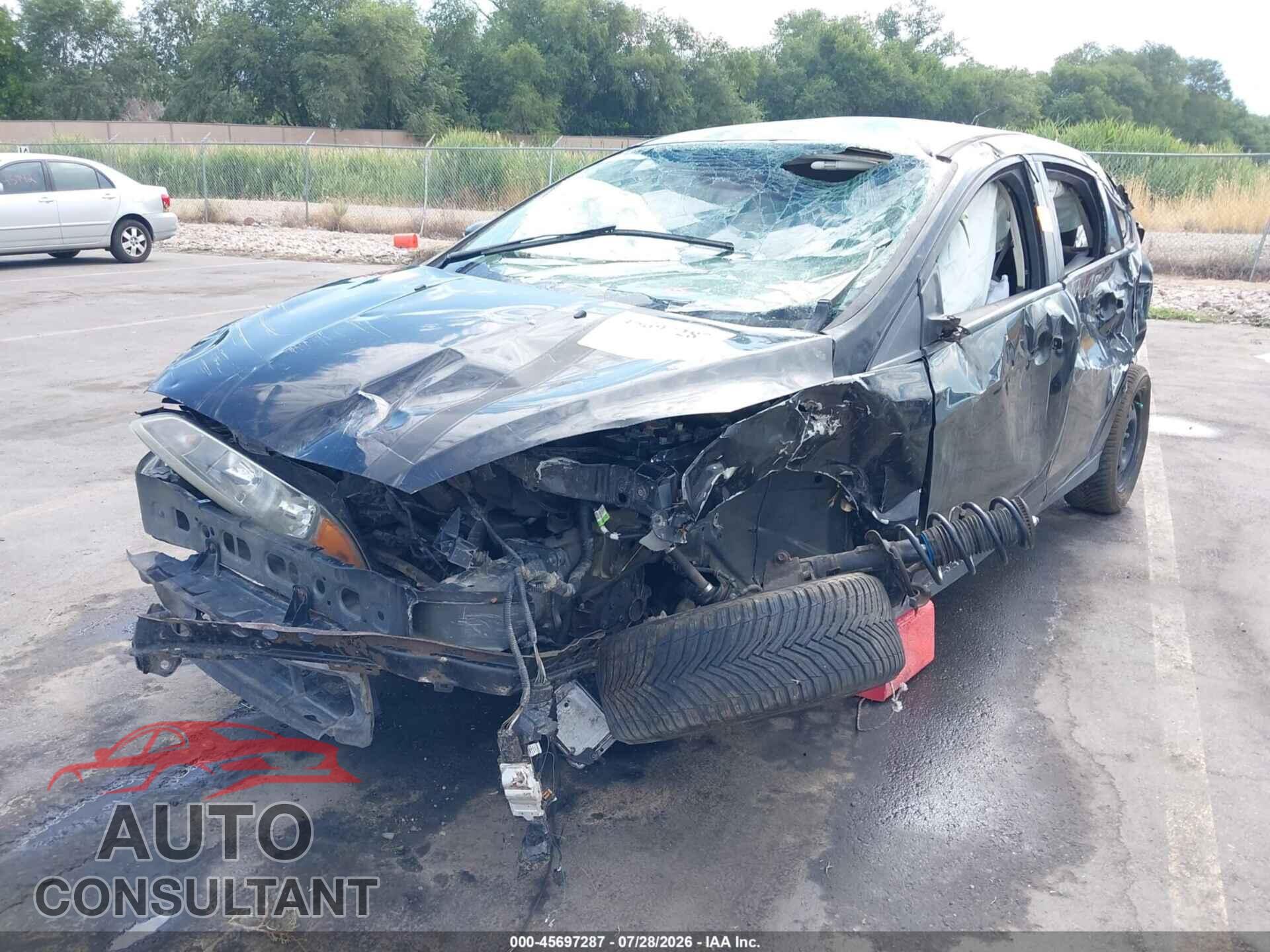 FORD FOCUS 2015 - 1FADP3K21FL281090