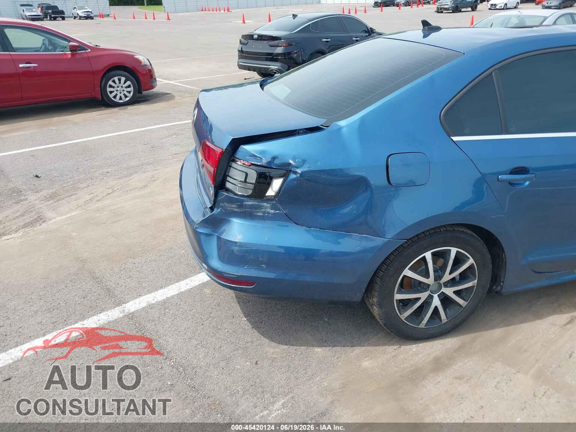 VOLKSWAGEN JETTA 2017 - 3VWDB7AJ1HM412834
