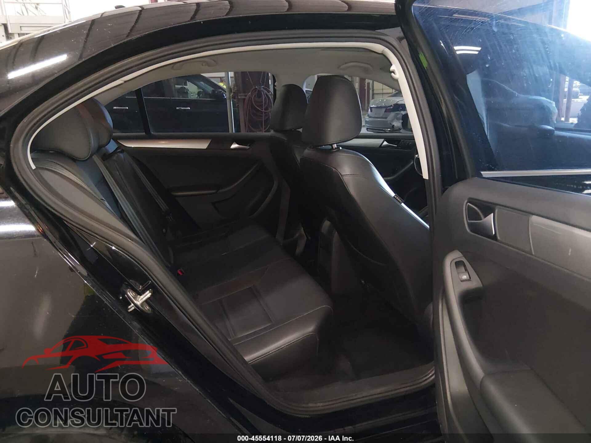 VOLKSWAGEN JETTA 2017 - 3VWDB7AJ3HM391601