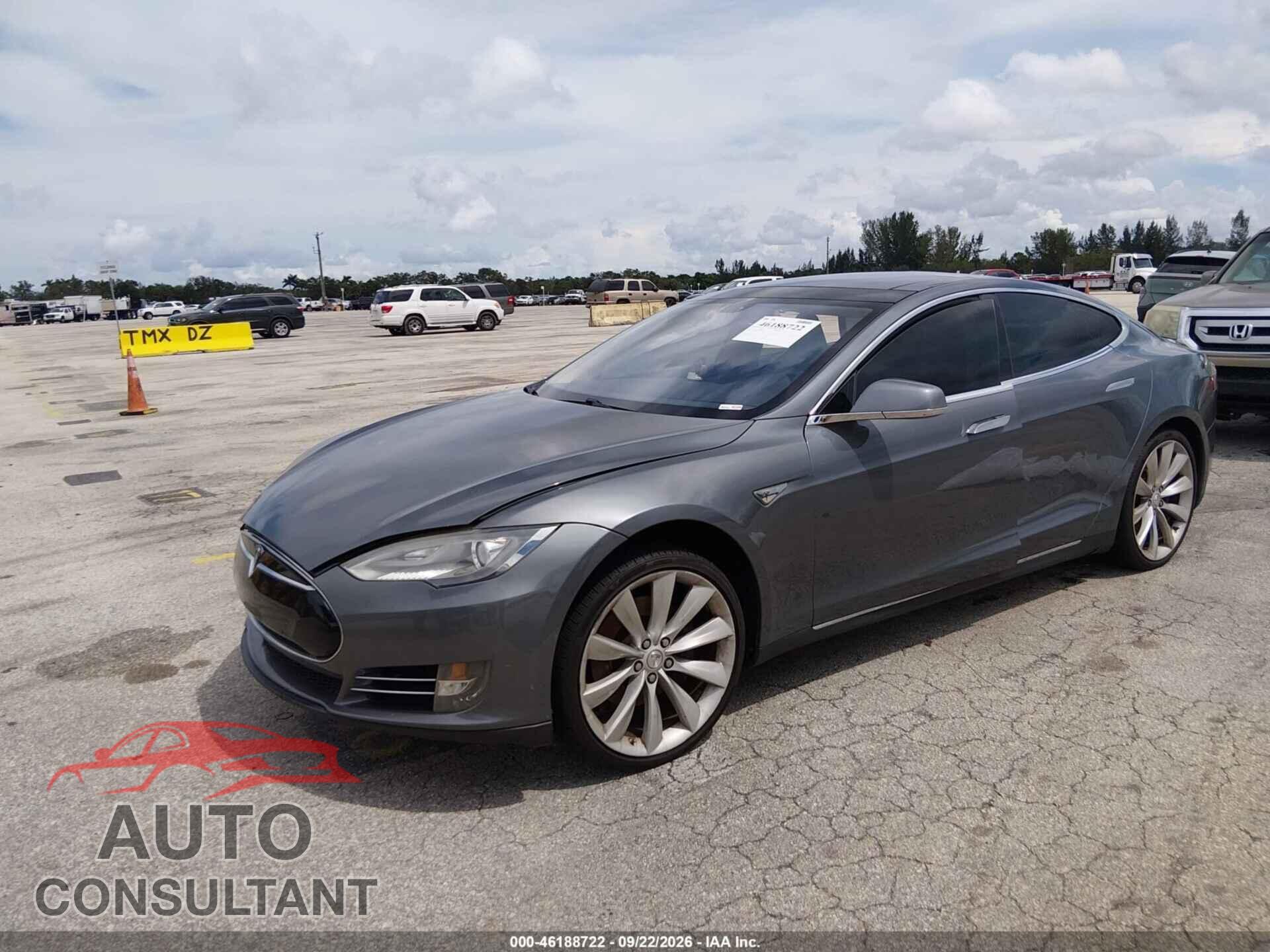 TESLA MODEL S 2013 - 5YJSA1DP2DFP05327