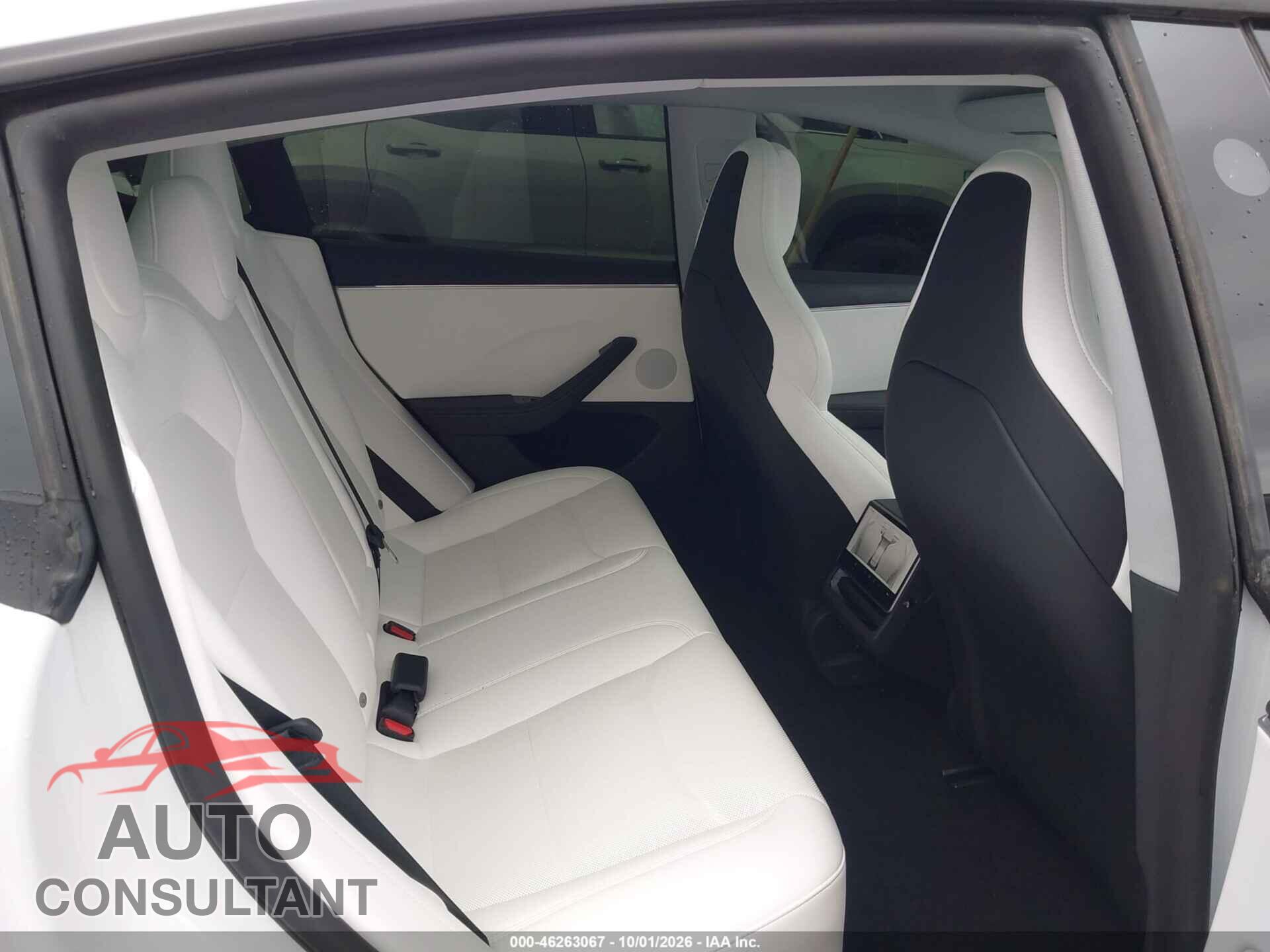 TESLA MODEL 3 2025 - 5YJ3E1ET8SF038104
